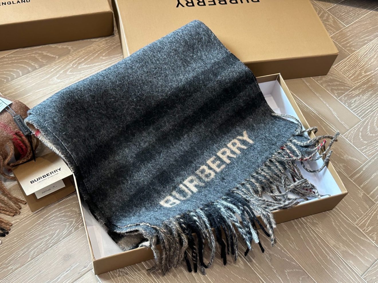 BURBERRY Scarf size：180cm*30cm - Image 4