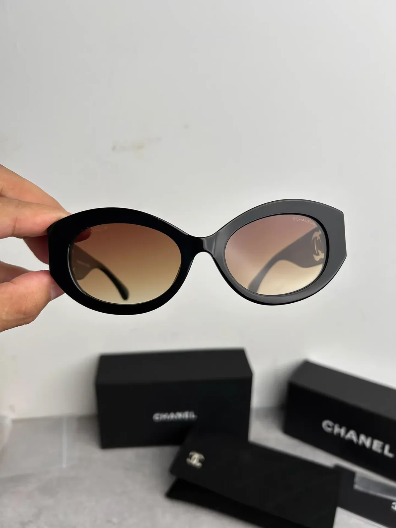 CHANEL sunglass CH5528 - Image 4