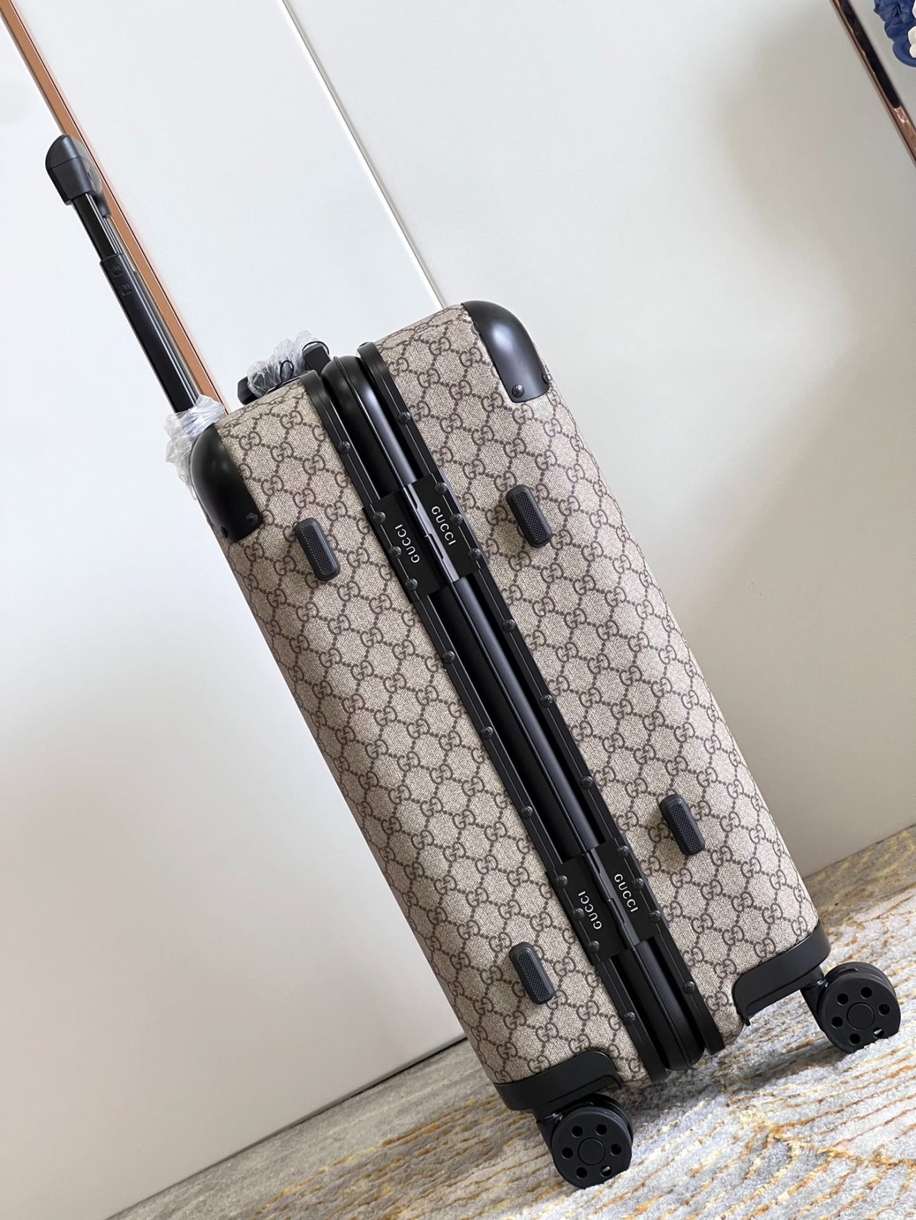 GUCCI Suitcase - Image 10