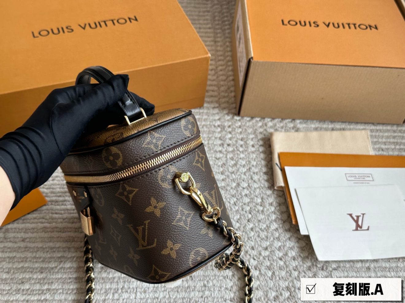 LOUIS VUITTON lv Vanity 25s size 19x14cm - Image 9