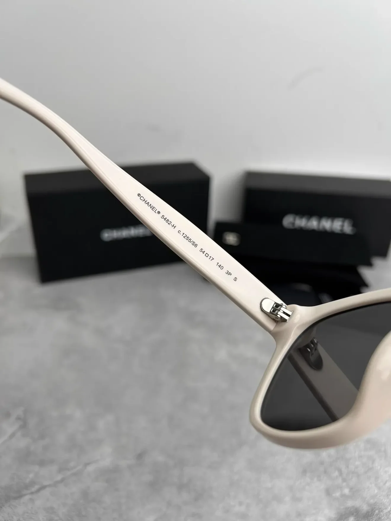 CHANEL sunglass 5482-H - Image 6
