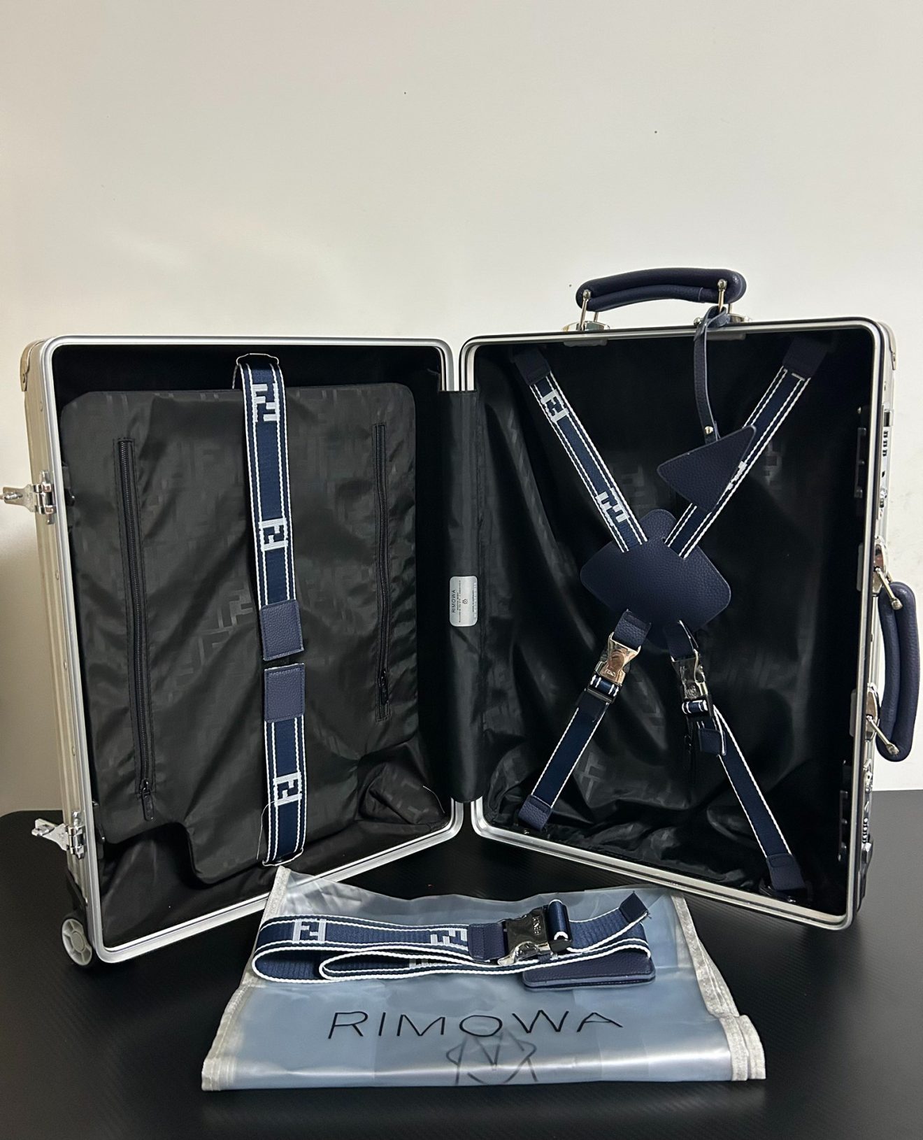 RIMOWA Suitcase - Image 3