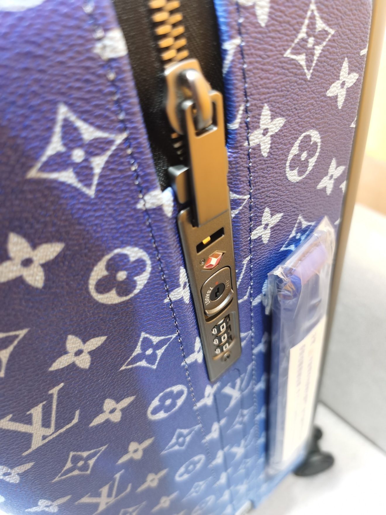LOUIS VUITTON lv Suitcase - Image 2