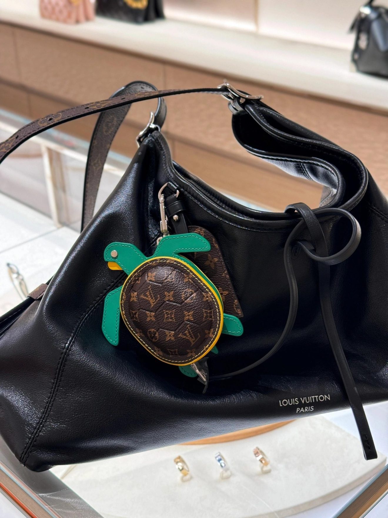 LOUIS VUITTON lv Charm - Image 4