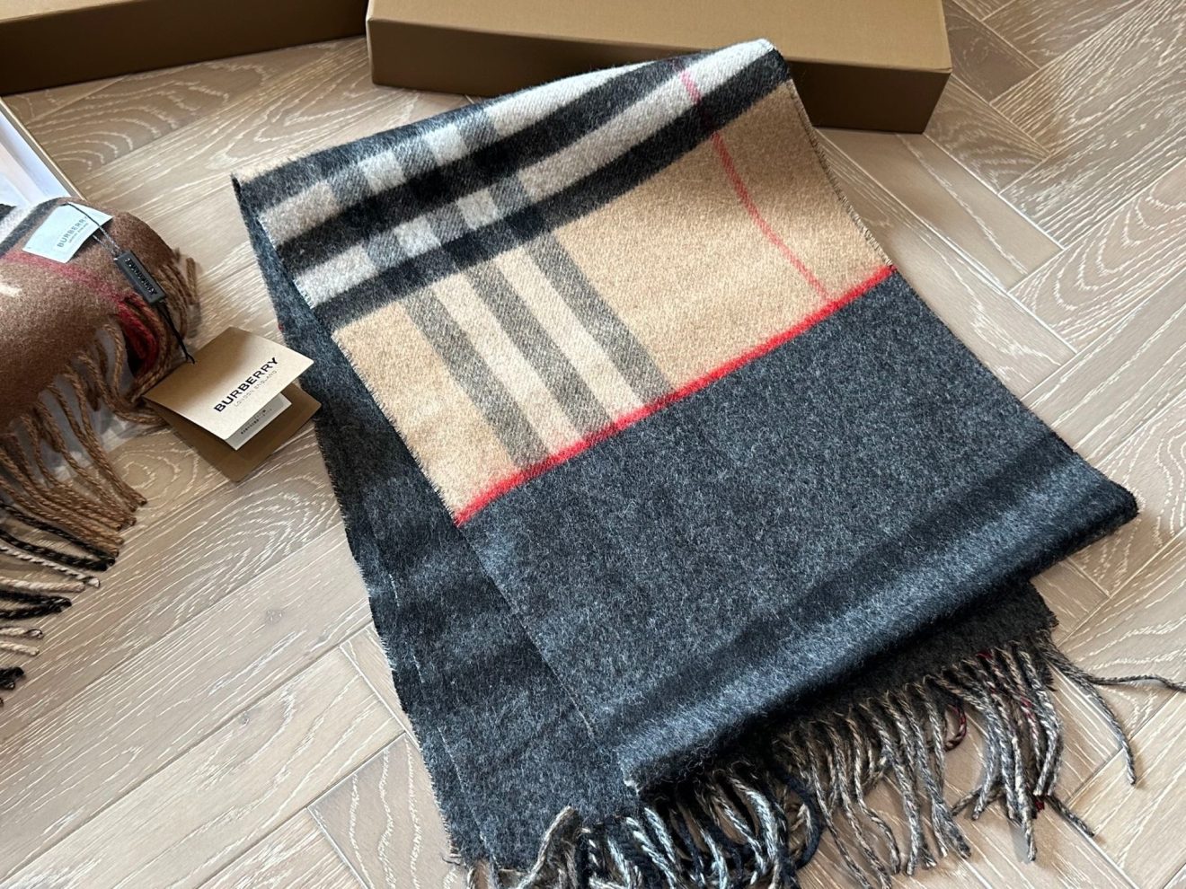 BURBERRY Scarf size：180cm*30cm - Image 7