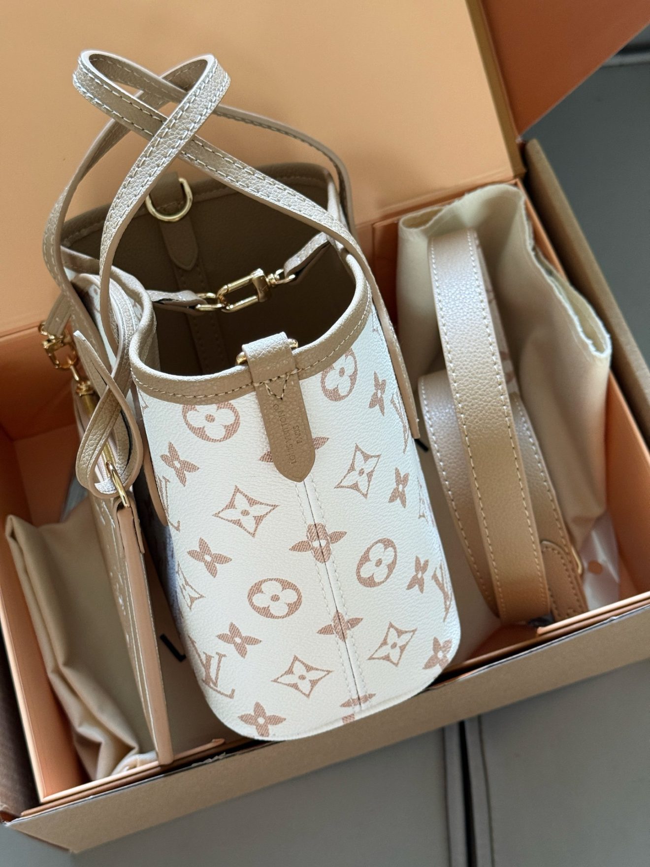 Neverfull BB Double Side - Image 10