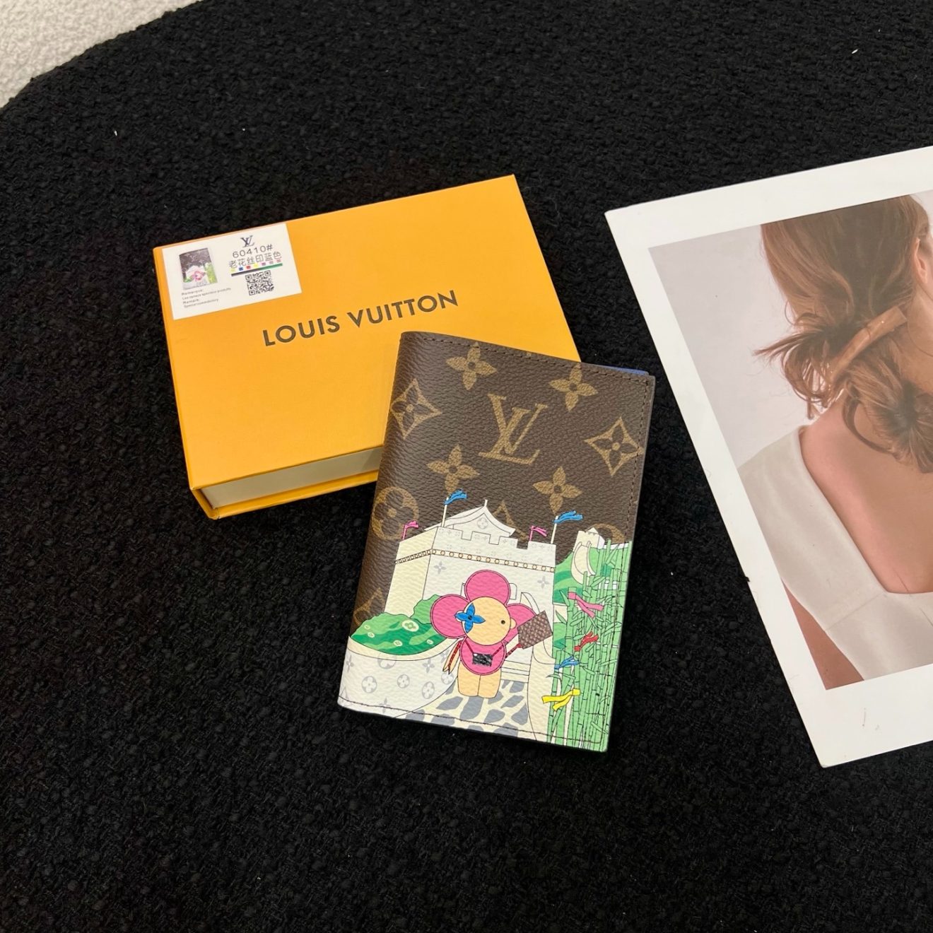 LOUIS VUITTON lv Passport cover - Image 2