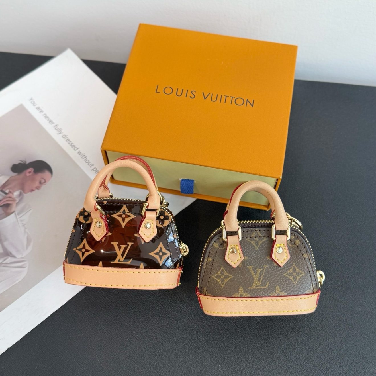 LOUIS VUITTON lv Charm - Image 3