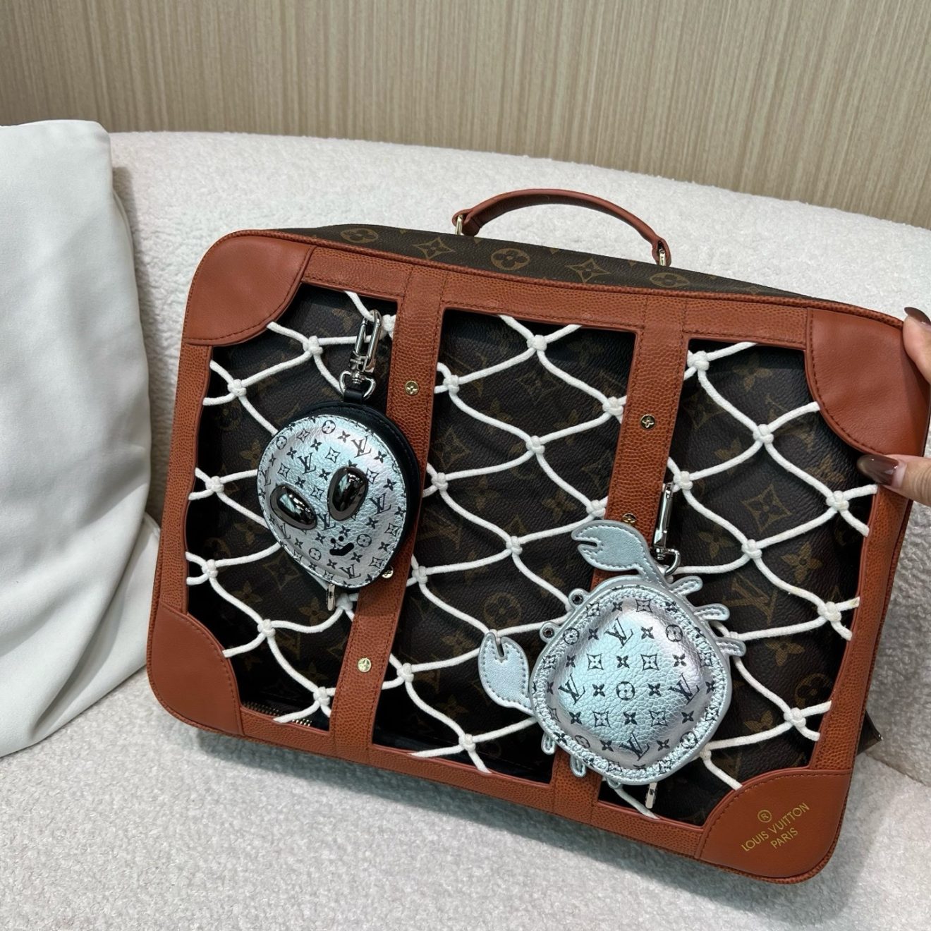 LOUIS VUITTON lv Charm - Image 3