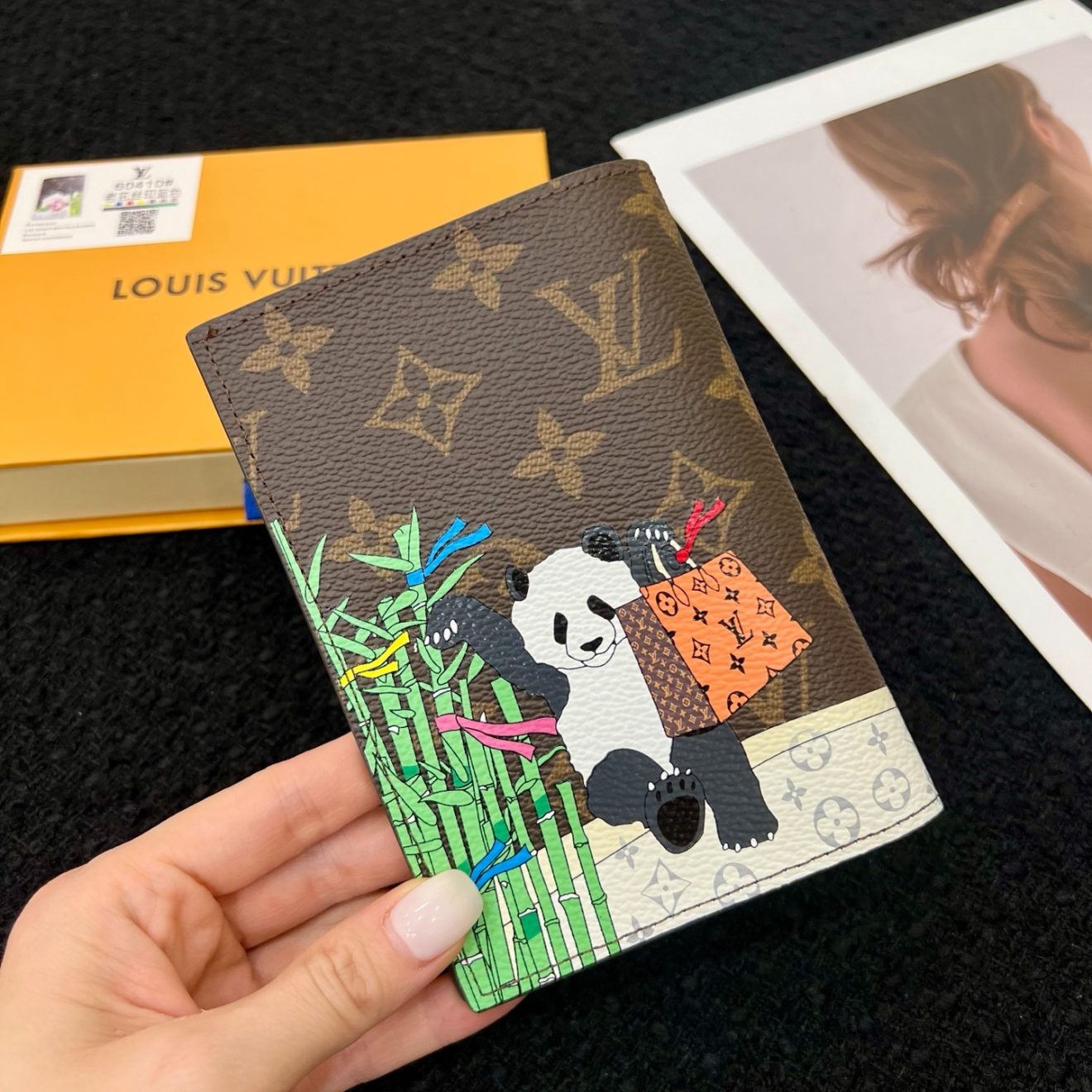 LOUIS VUITTON lv Passport cover - Image 3