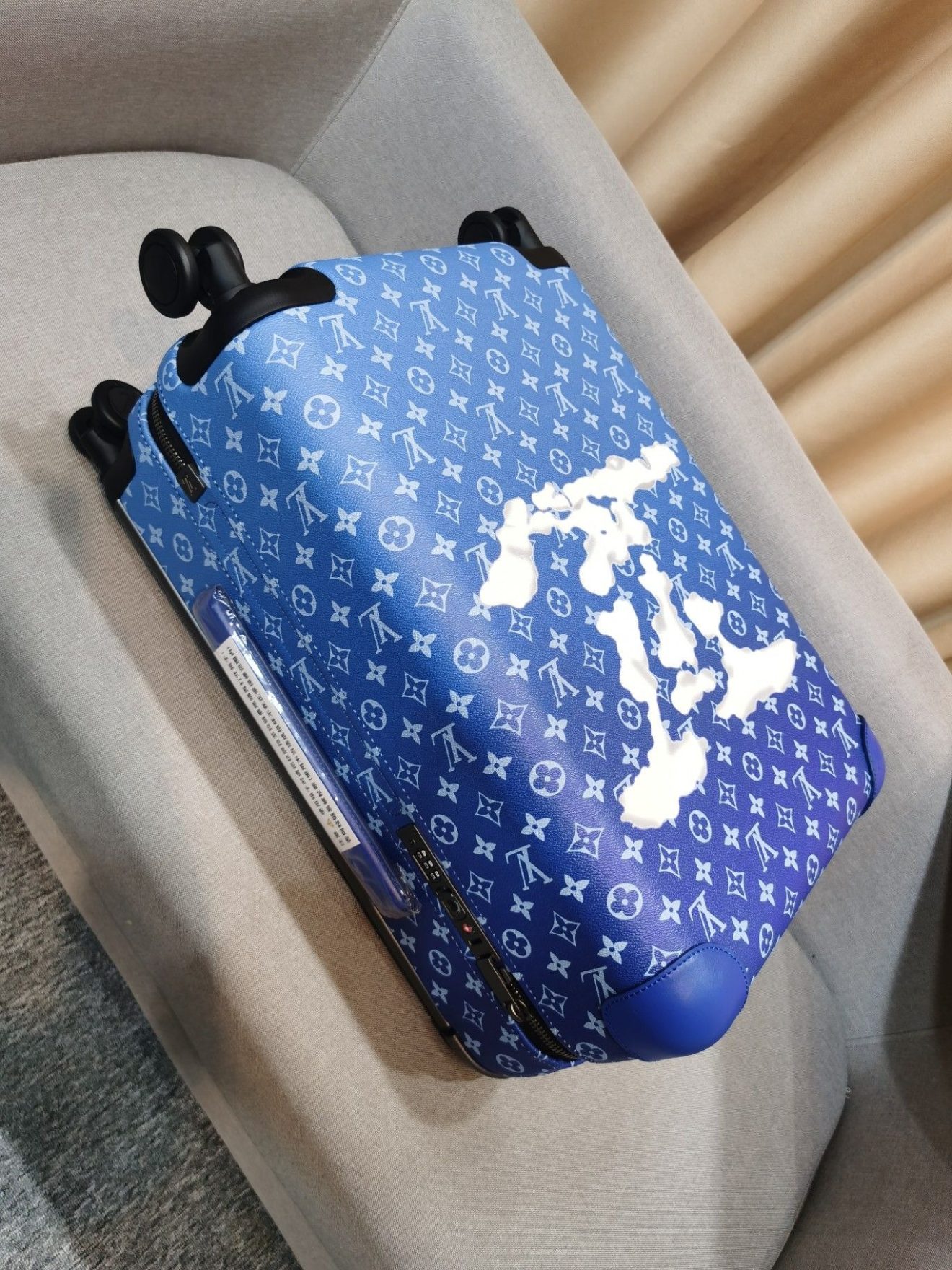 LOUIS VUITTON lv Suitcase - Image 8
