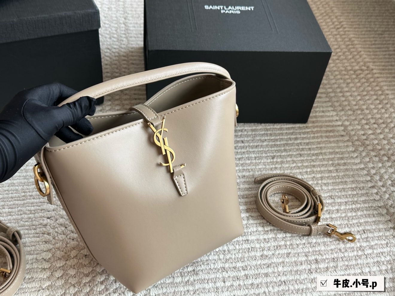 YSL HOBO BAG SIZE ：25*20cm (BIG） 16*20cm（SMALL） - Image 3