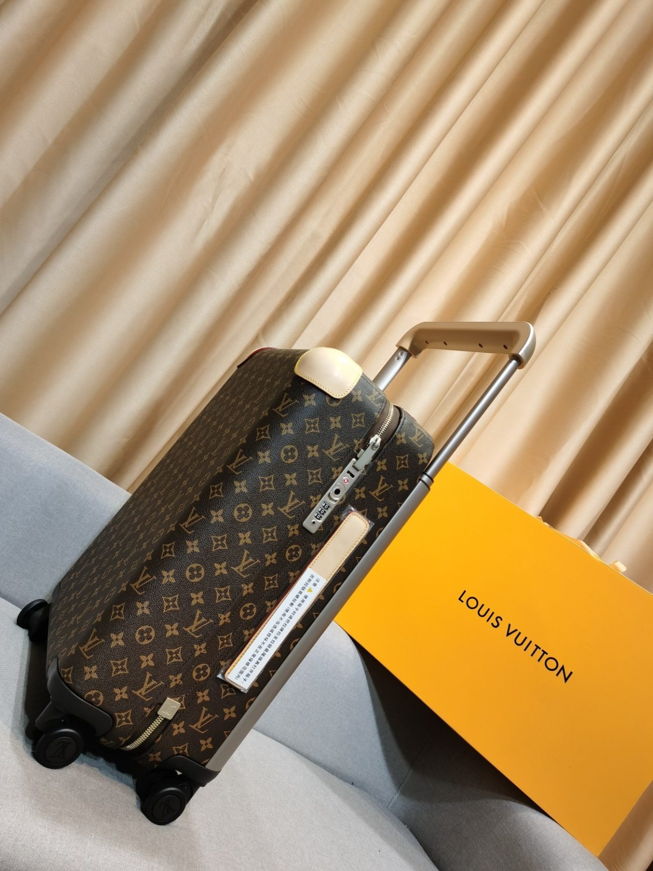 LOUIS VUITTON lv Suitcase - Image 4