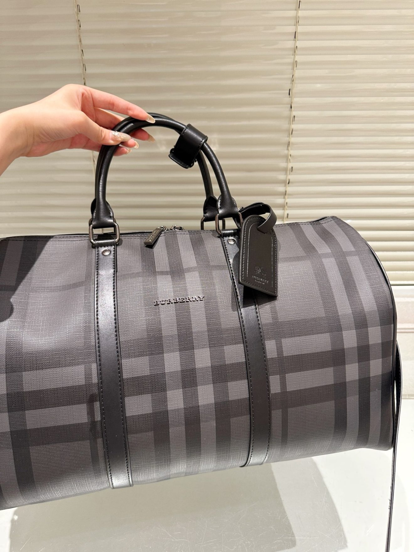 BURBERRY Duffle - Image 4