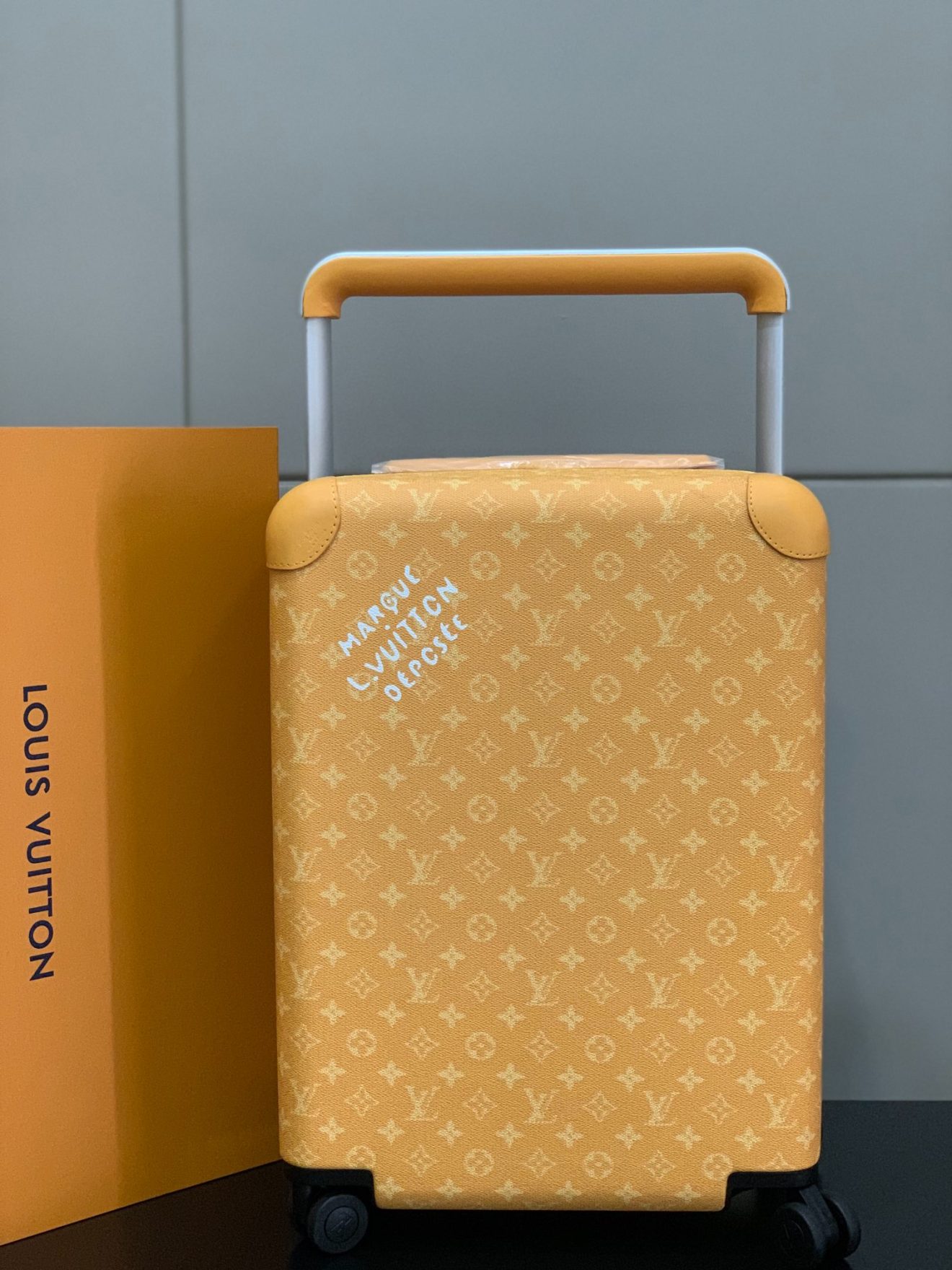 LOUIS VUITTON lv  Suitcase - Image 2