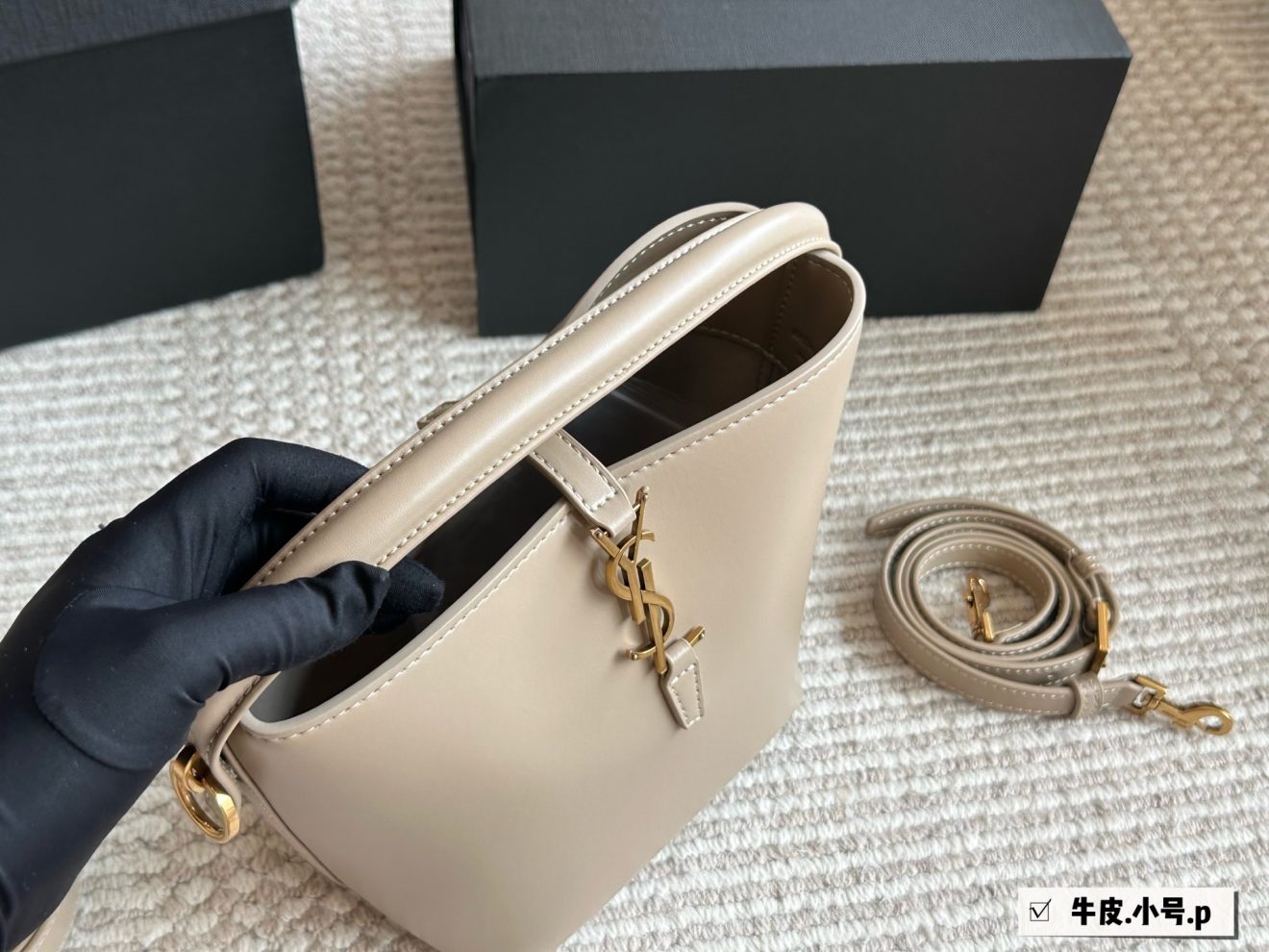 YSL HOBO BAG SIZE ：25*20cm (BIG） 16*20cm（SMALL） - Image 4
