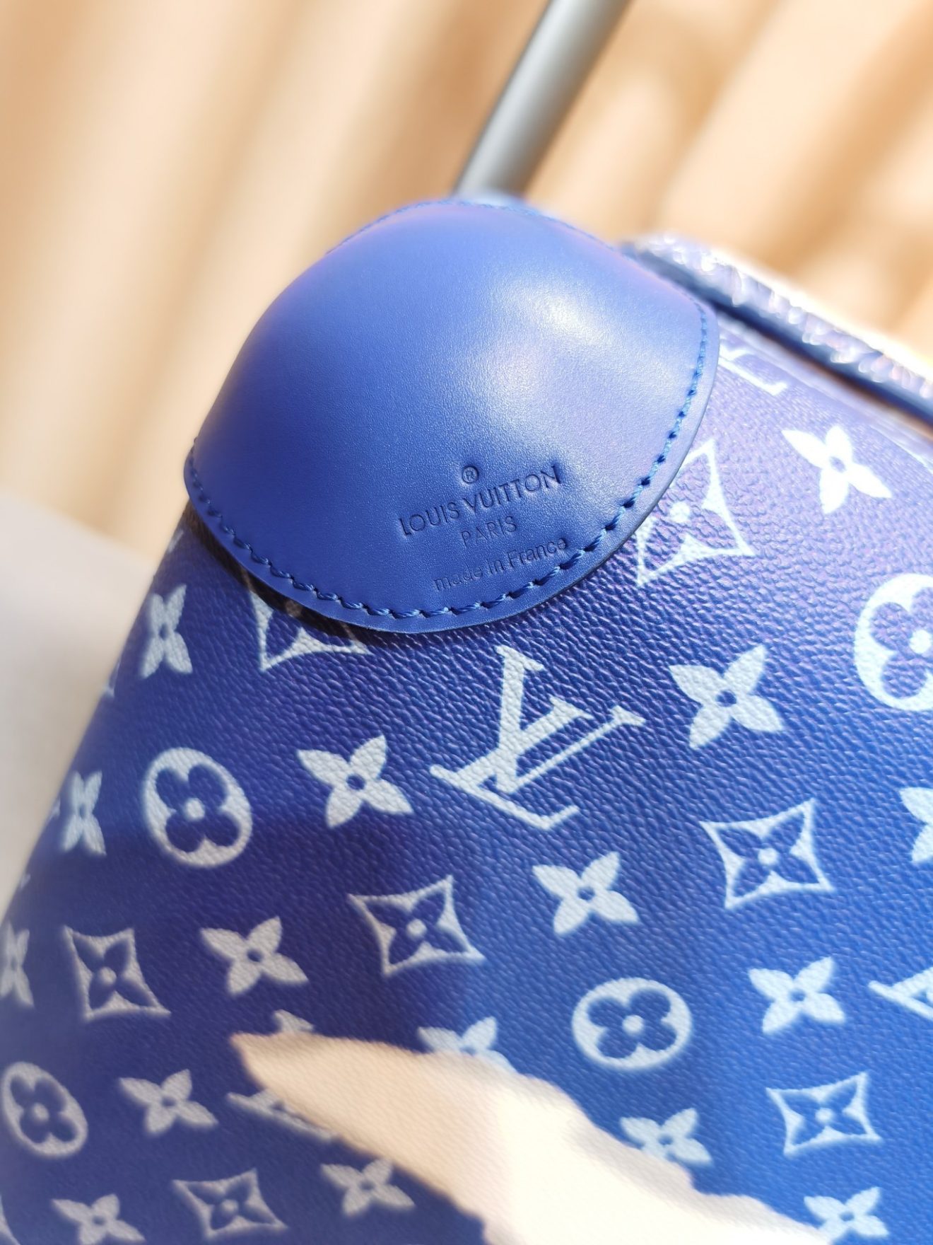 LOUIS VUITTON lv Suitcase - Image 4