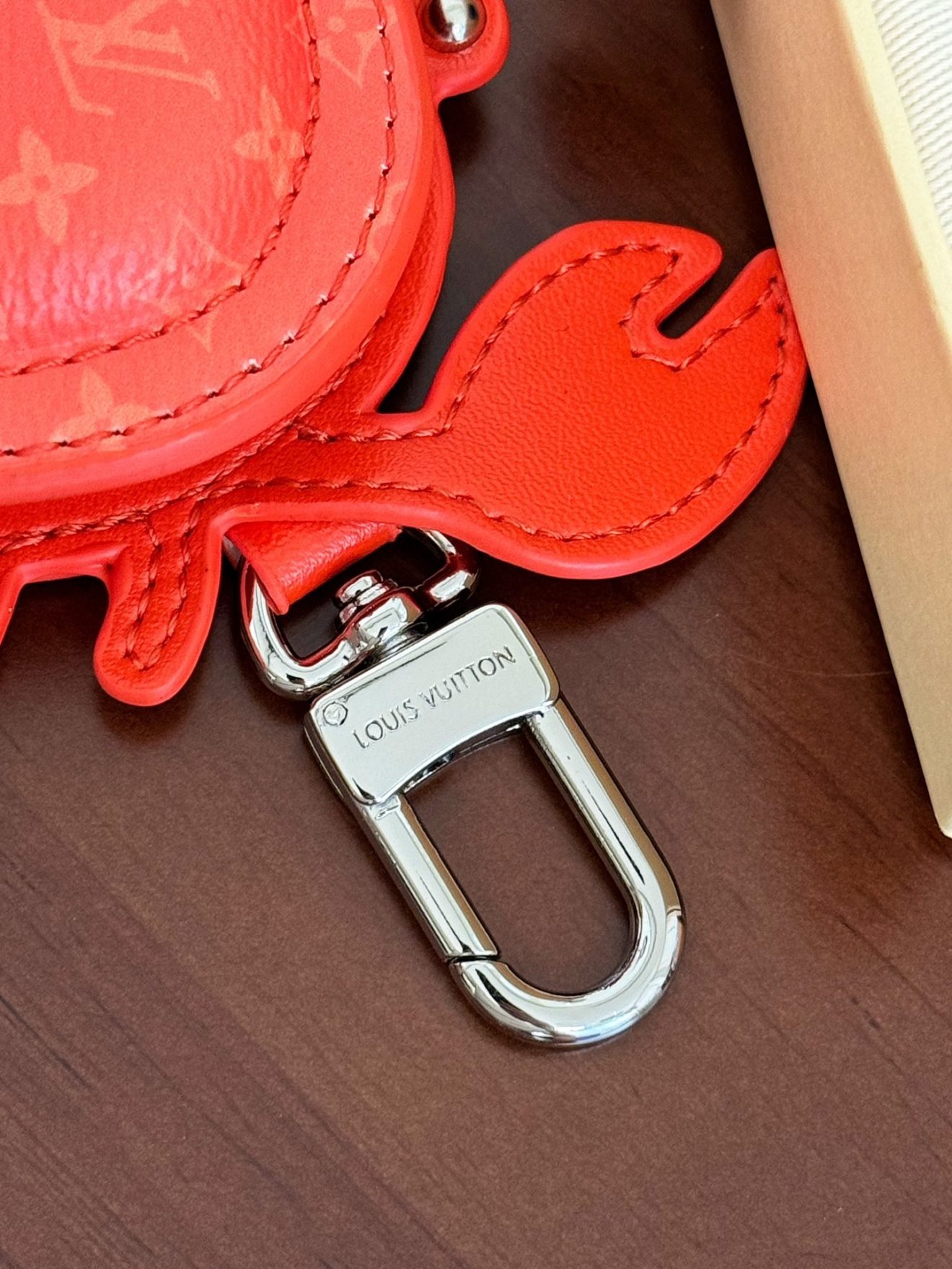 LOUIS VUITTON lv Charm - Image 5