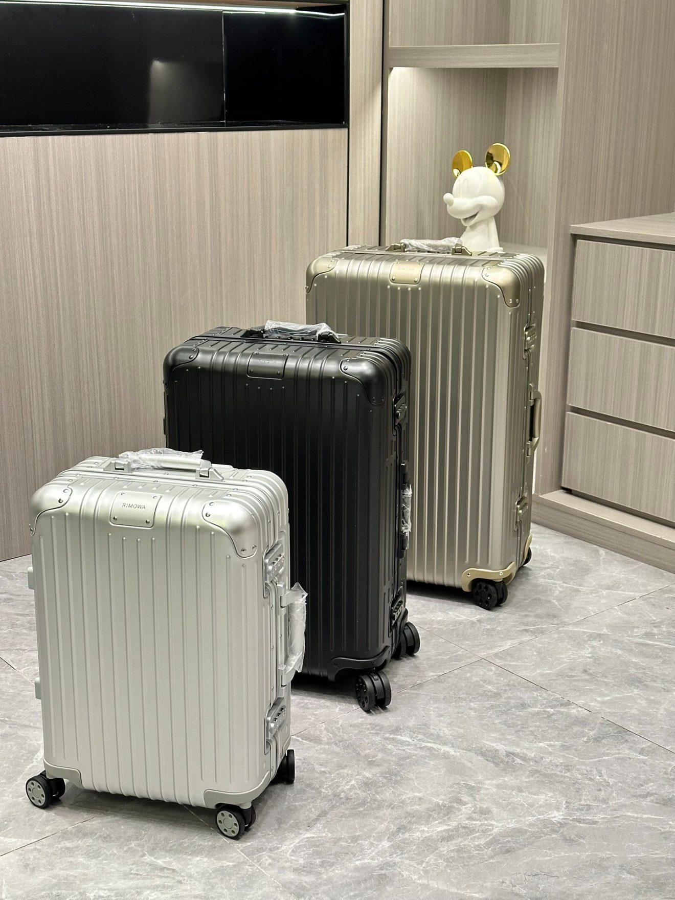 RIMOWA Suitcase - Image 5