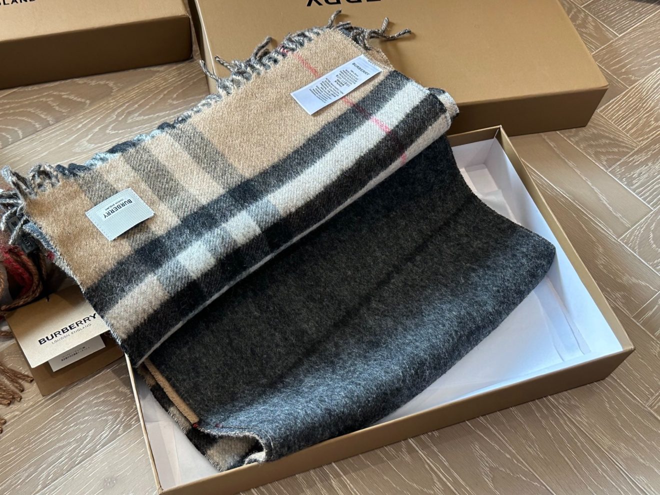 BURBERRY Scarf size：180cm*30cm - Image 3