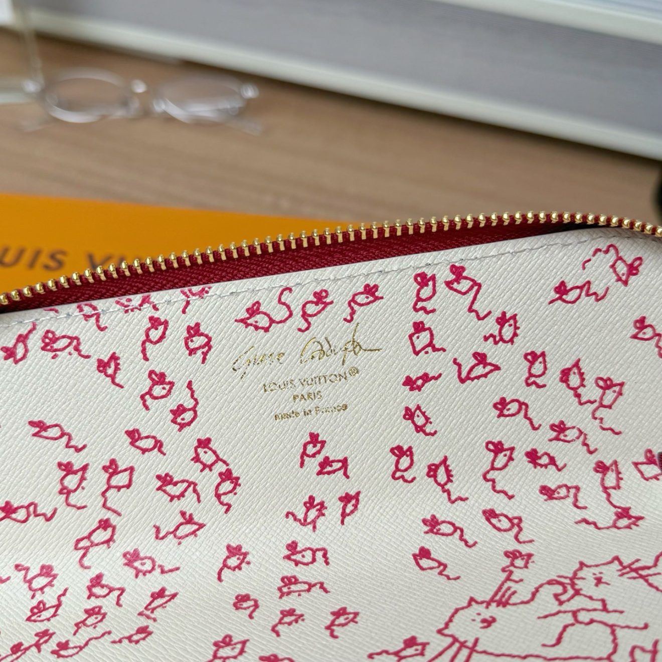 LOUIS VUITTON lv Charm - Image 8