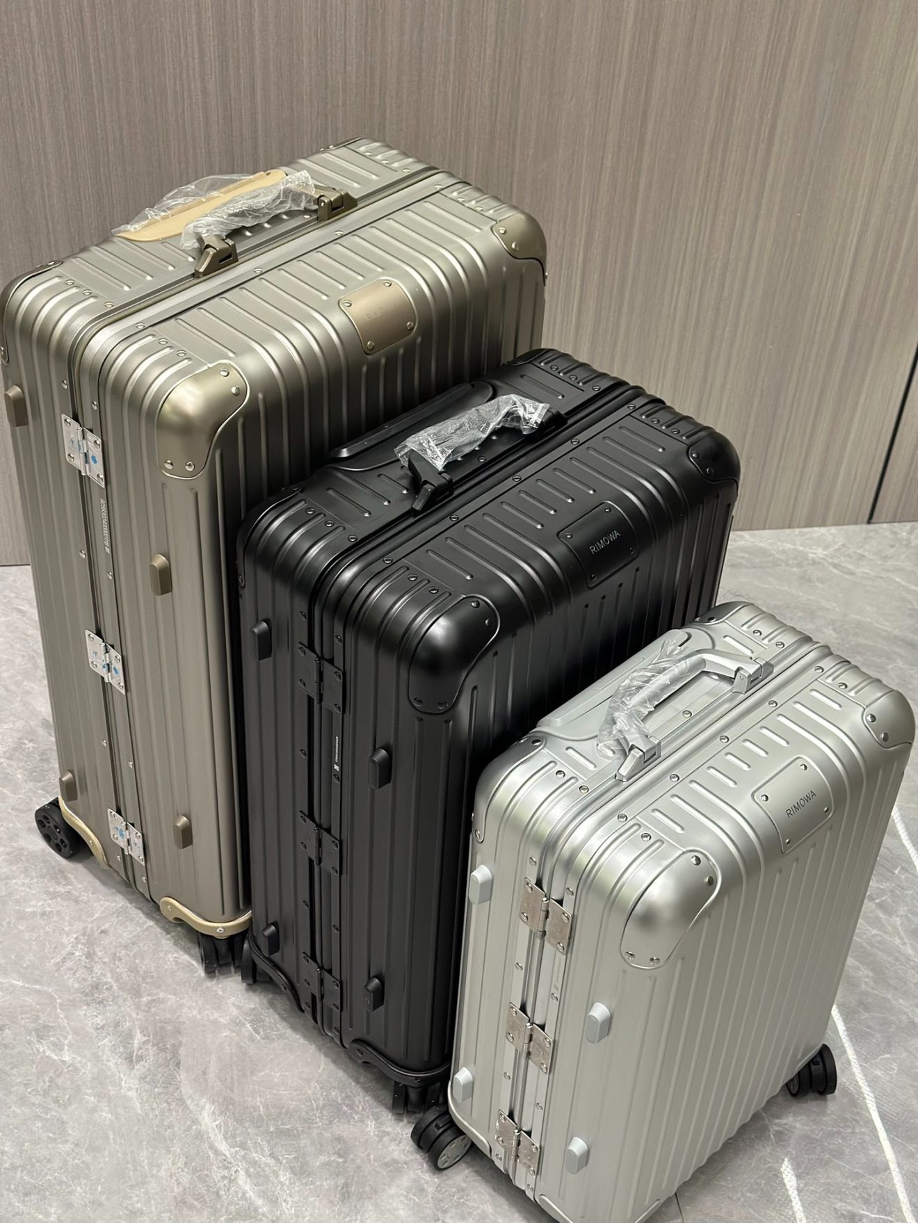 RIMOWA Suitcase - Image 6