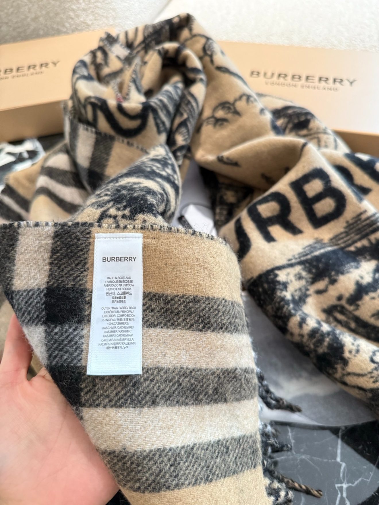 BURBERRY Scarf - Image 5