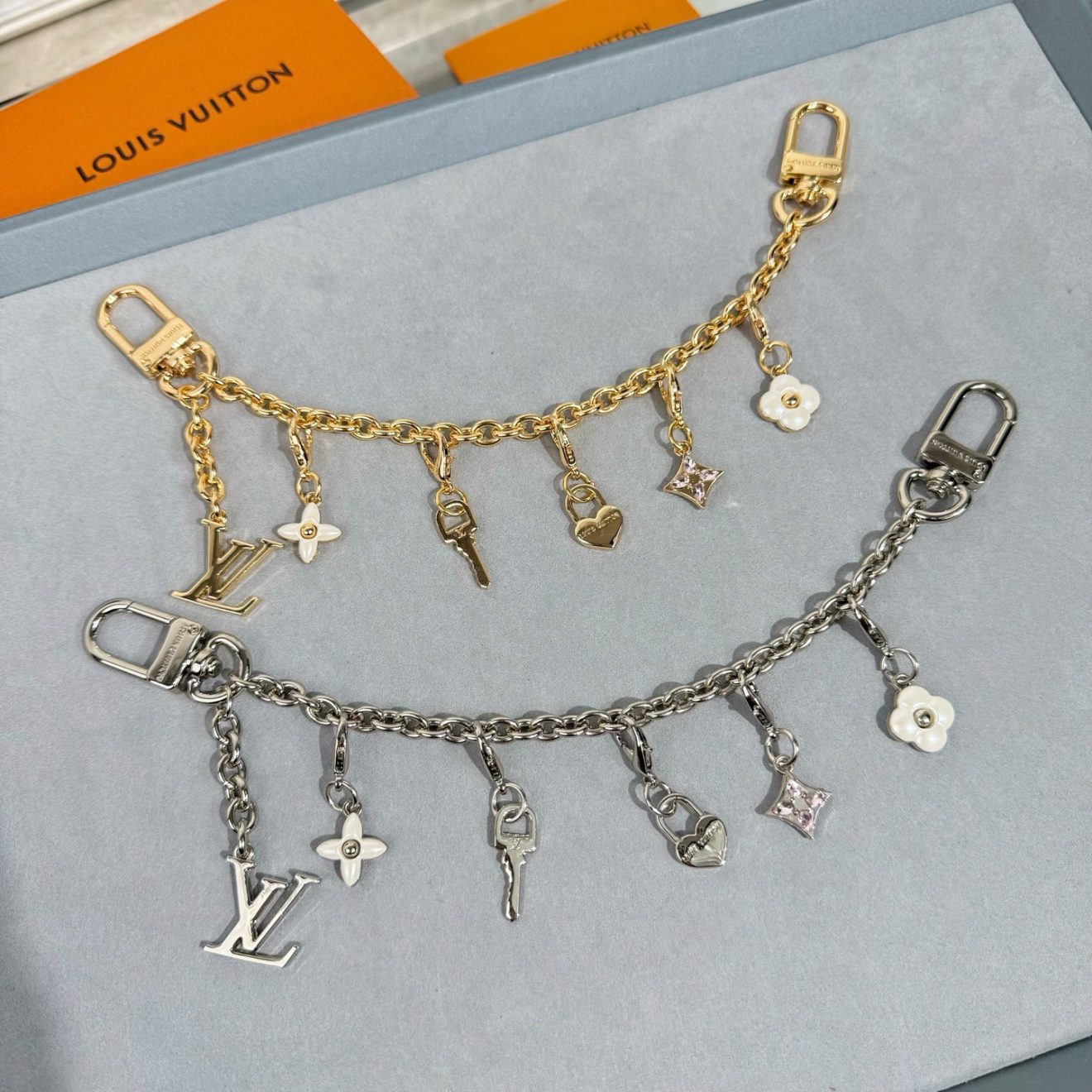 LOUIS VUITTON lv Charm - Image 2
