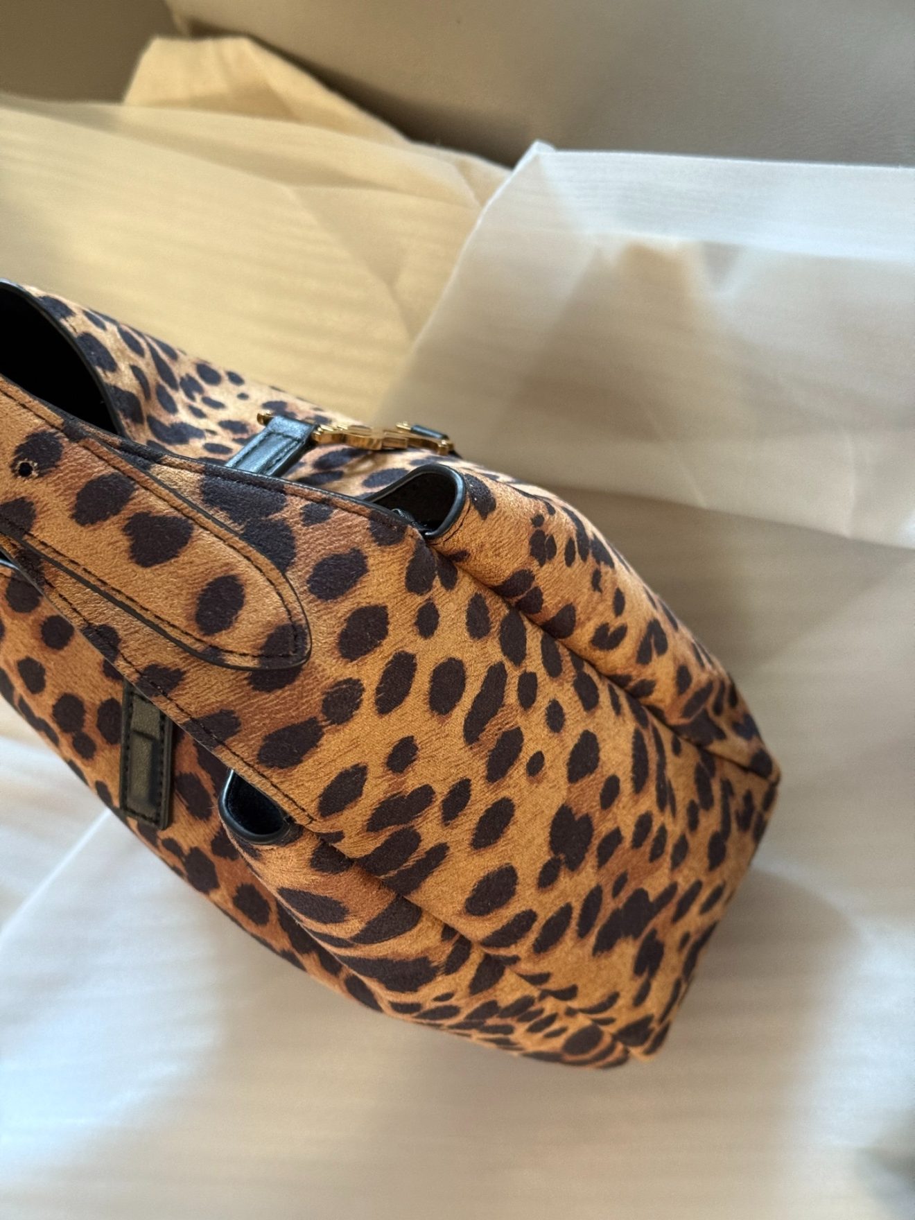 YSL hobo 22cm with gold hardware - Image 7