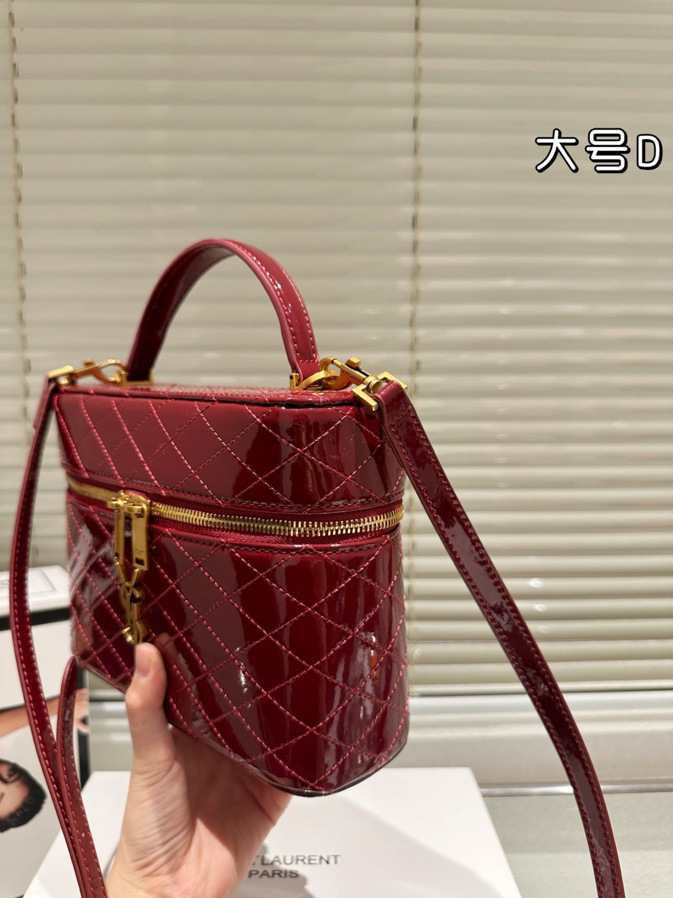 YSL vanity size ：big  20 X 16cm , small 16 X 12cm - Image 8