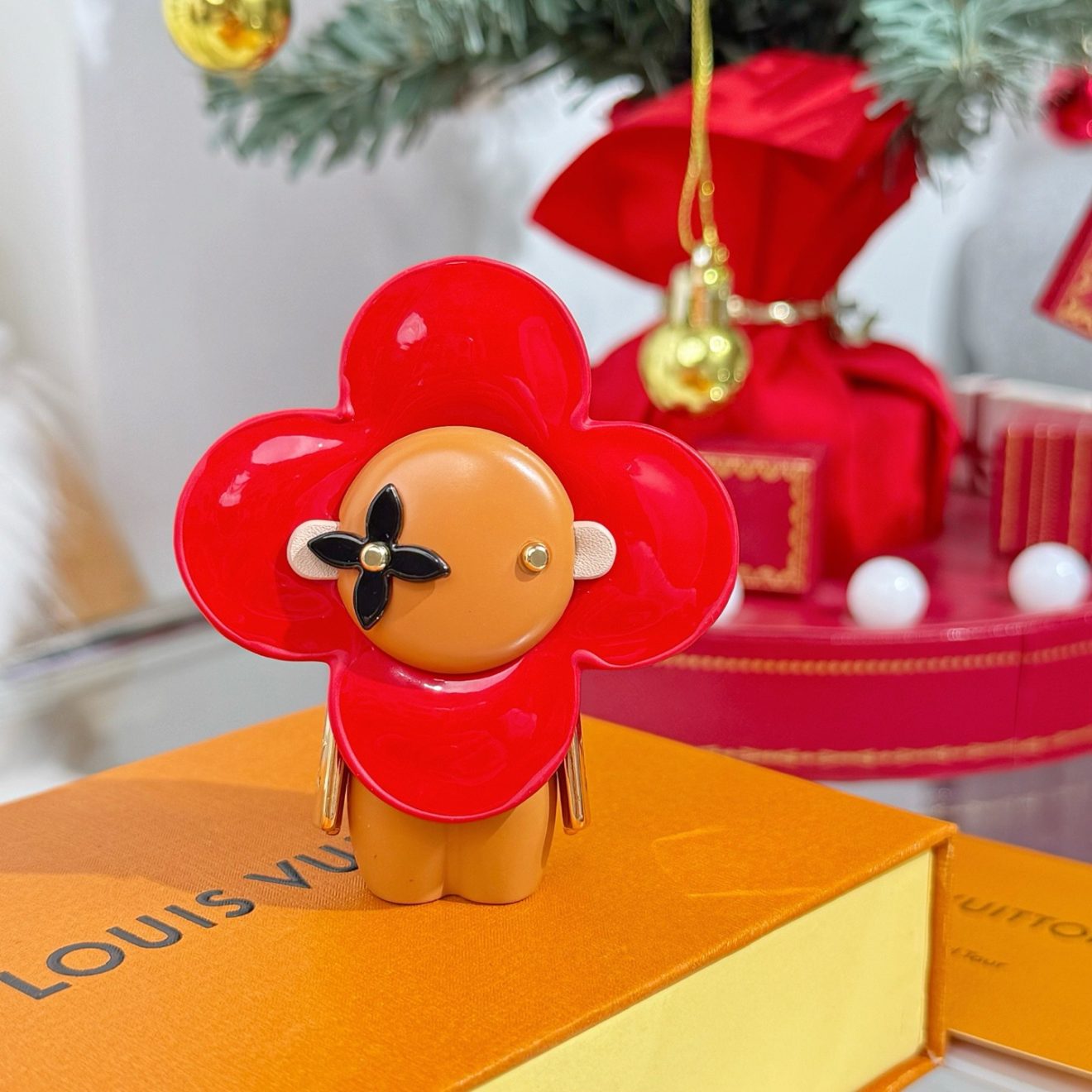 LOUIS VUITTON lv  Charm - Image 8