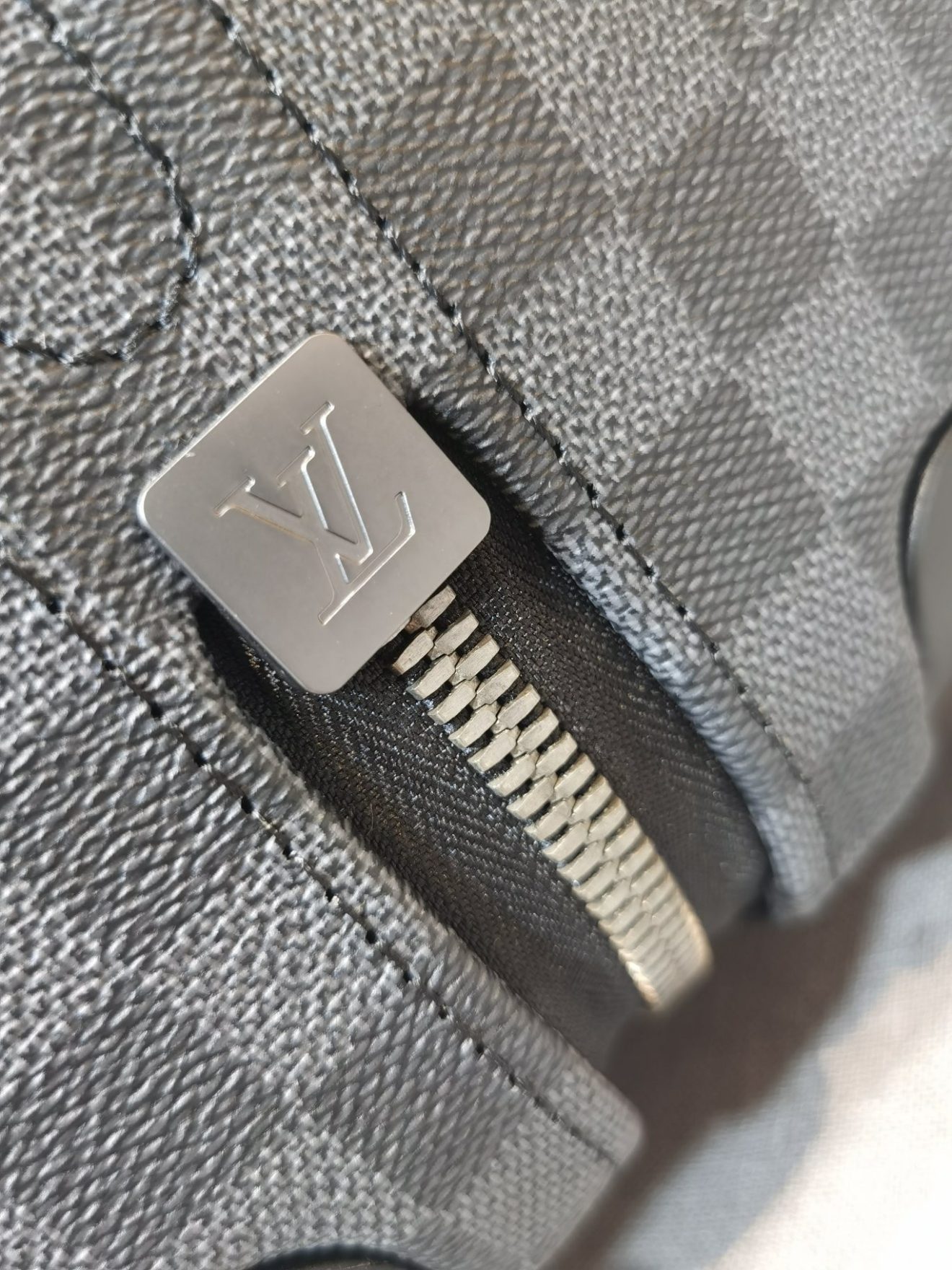 LOUIS VUITTON lv Suitcase - Image 6
