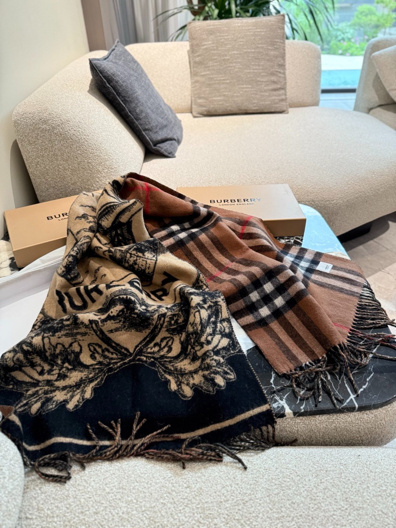 BURBERRY Scarf - Image 7