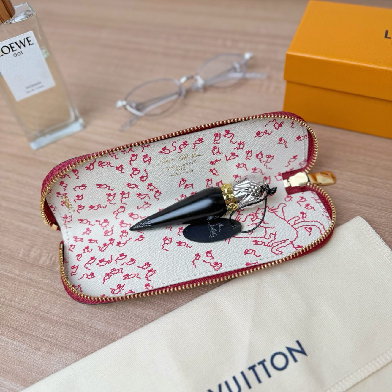 LOUIS VUITTON lv Charm - Image 9
