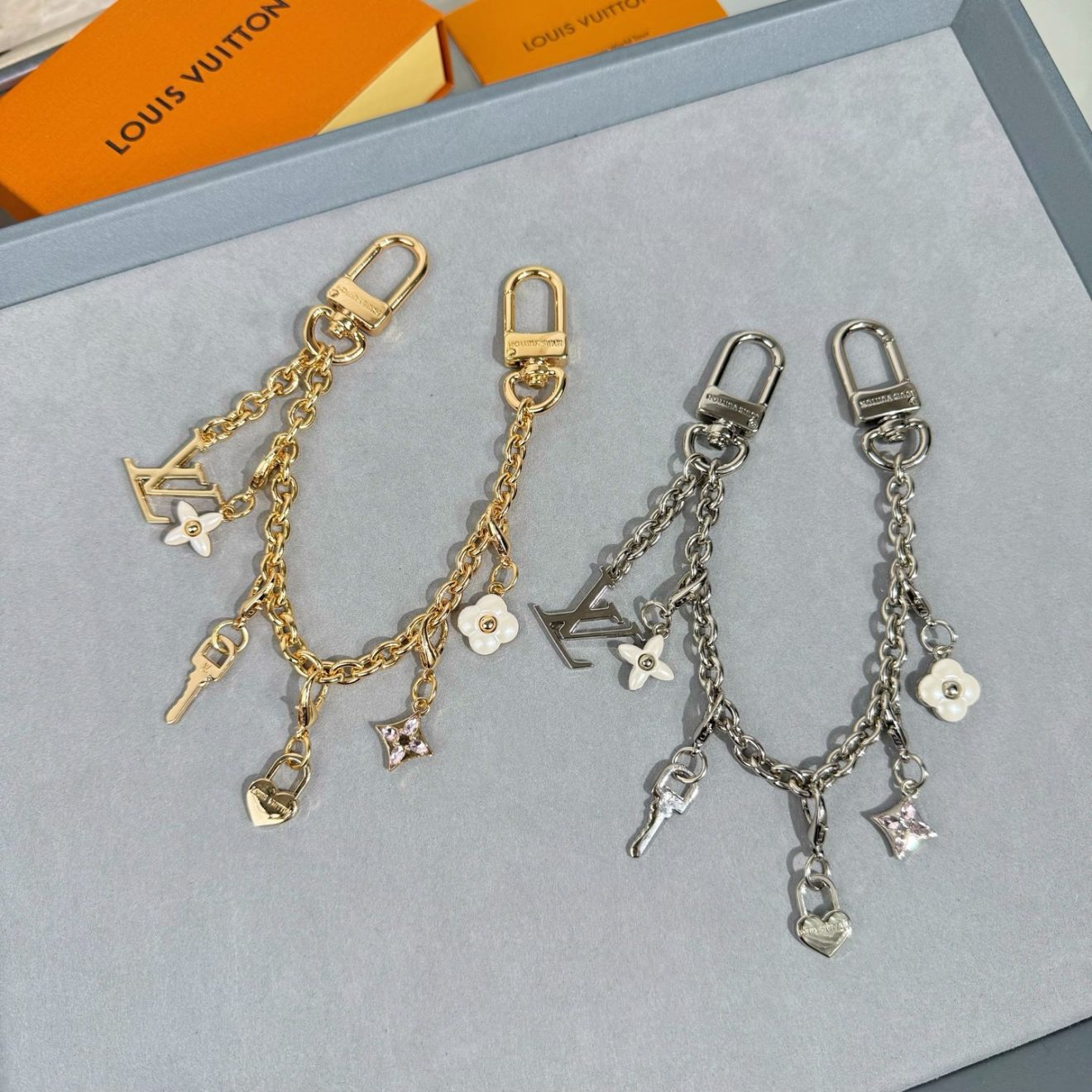 LOUIS VUITTON lv Charm - Image 3