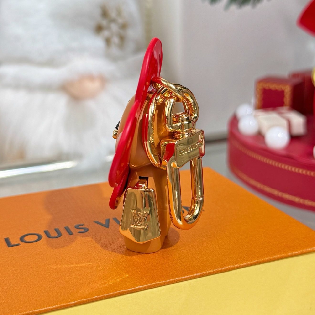 LOUIS VUITTON lv  Charm - Image 9