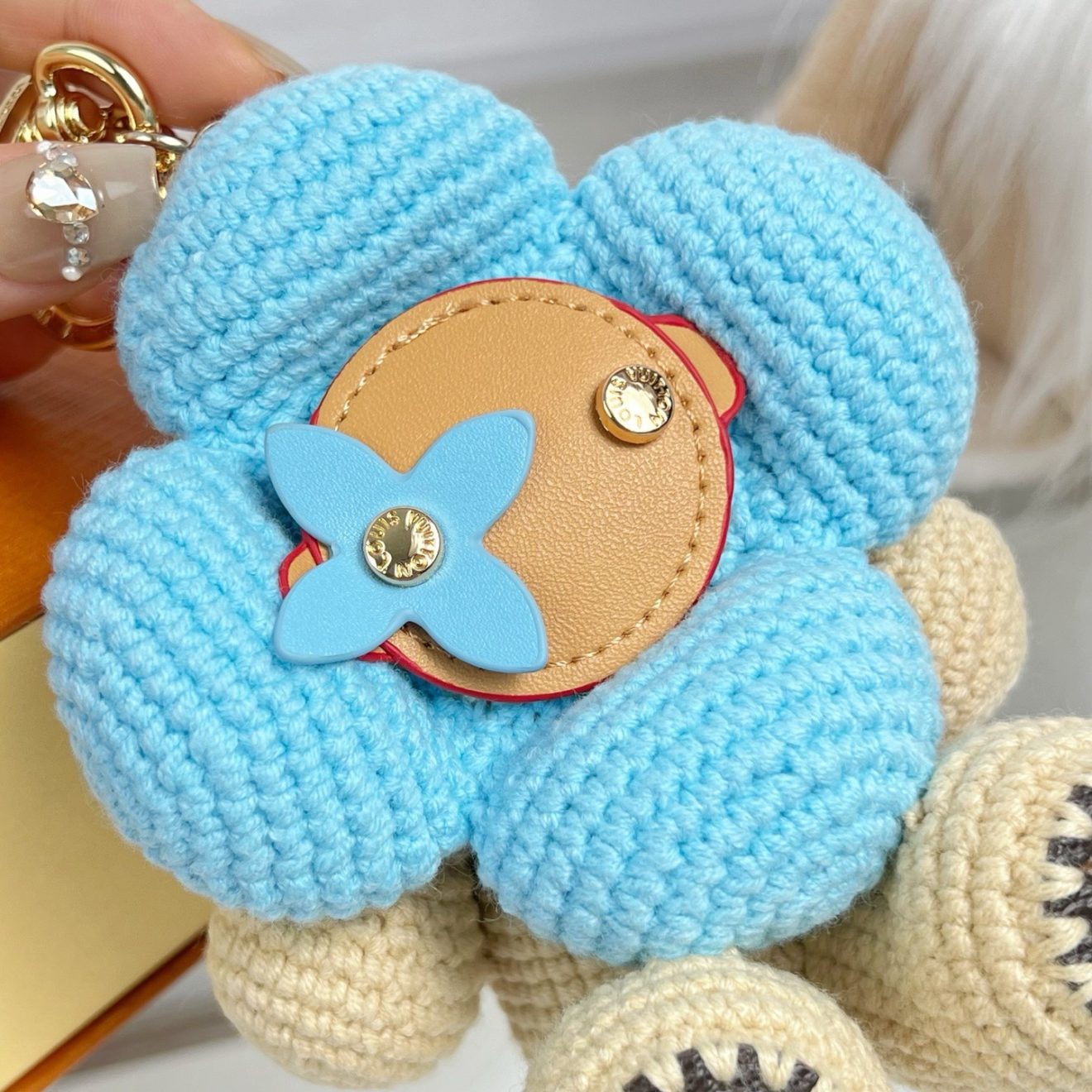 LOUIS VUITTON lv Charm - Image 8
