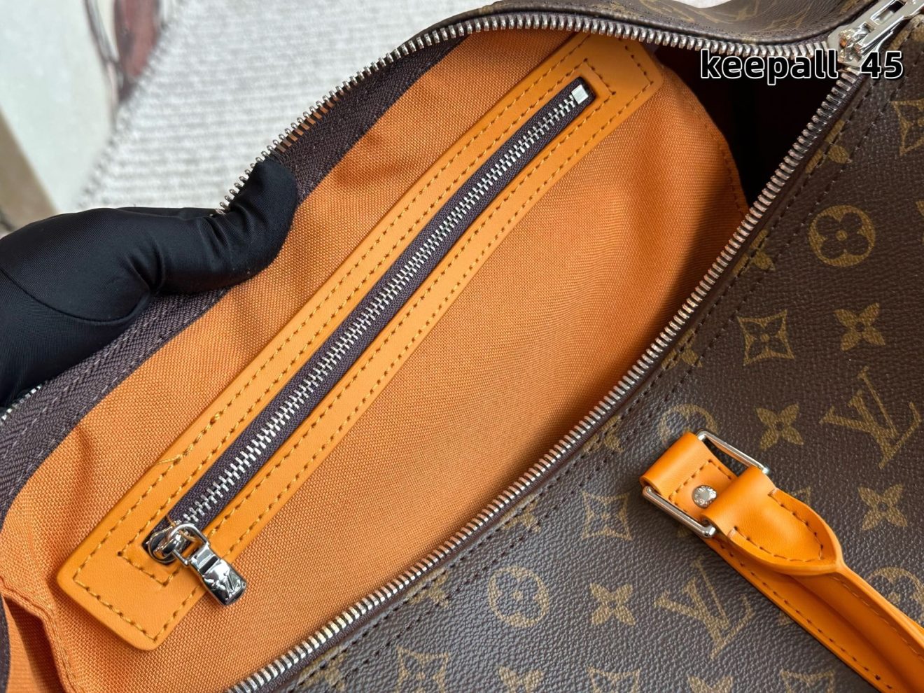 LOUIS VUITTON lv  Duffle - Image 8