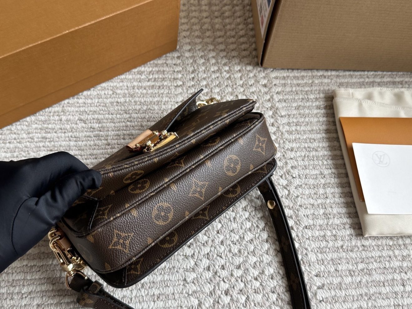 LOUIS VUITTON lv metis bag - Image 7