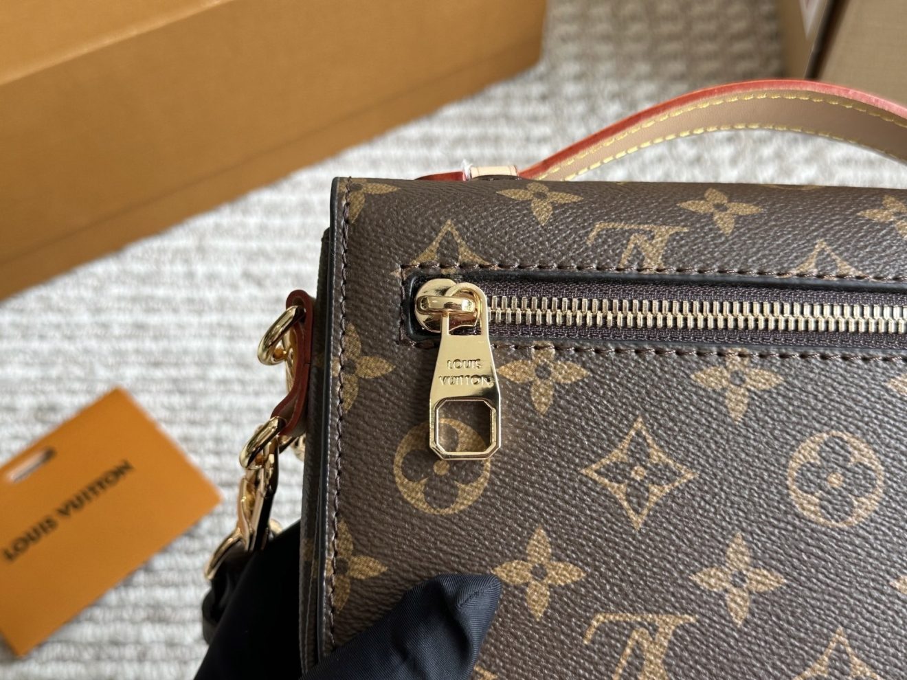 LOUIS VUITTON lv metis bag - Image 2