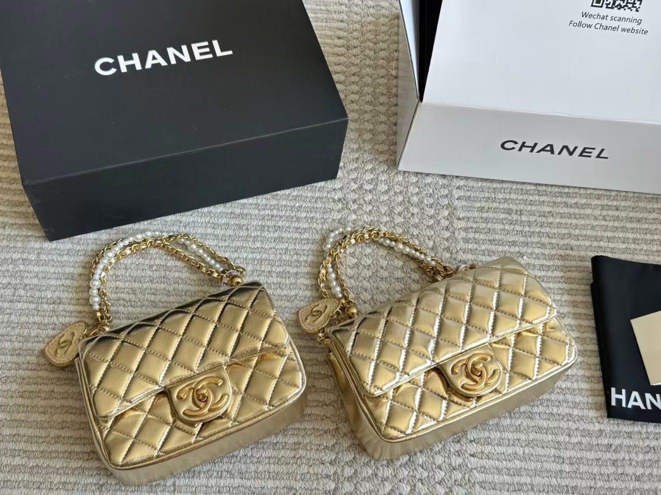 CHANEL MINI CF  SIZE :20 CM  OR  17 CM