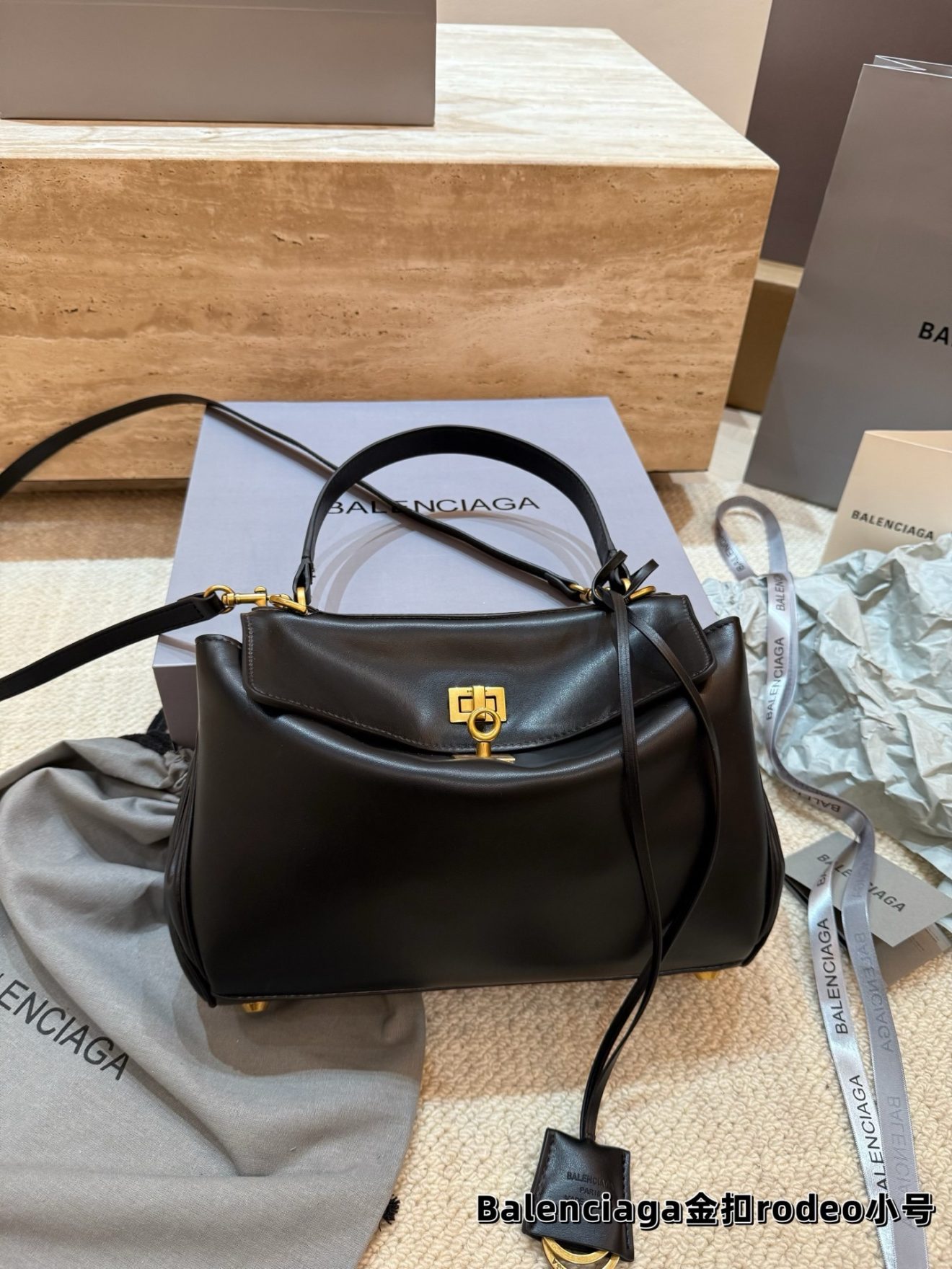 BALENCIAGA BAG , SIZE : 28X 20 CM - Image 2