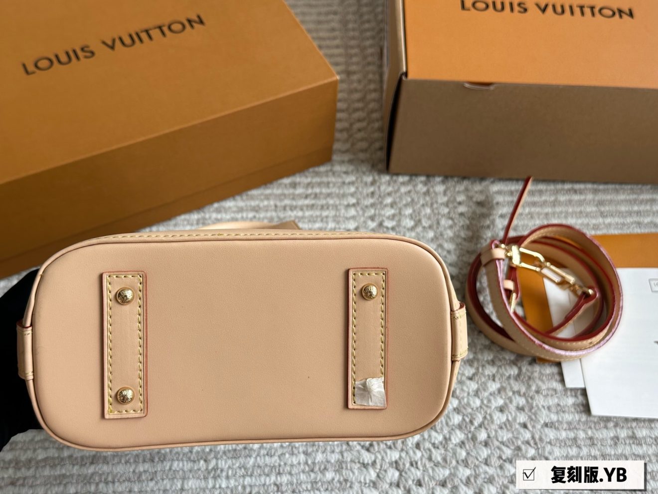 LOUIS VUITTON lv ALMA NANO  size： 20*14cm - Image 8