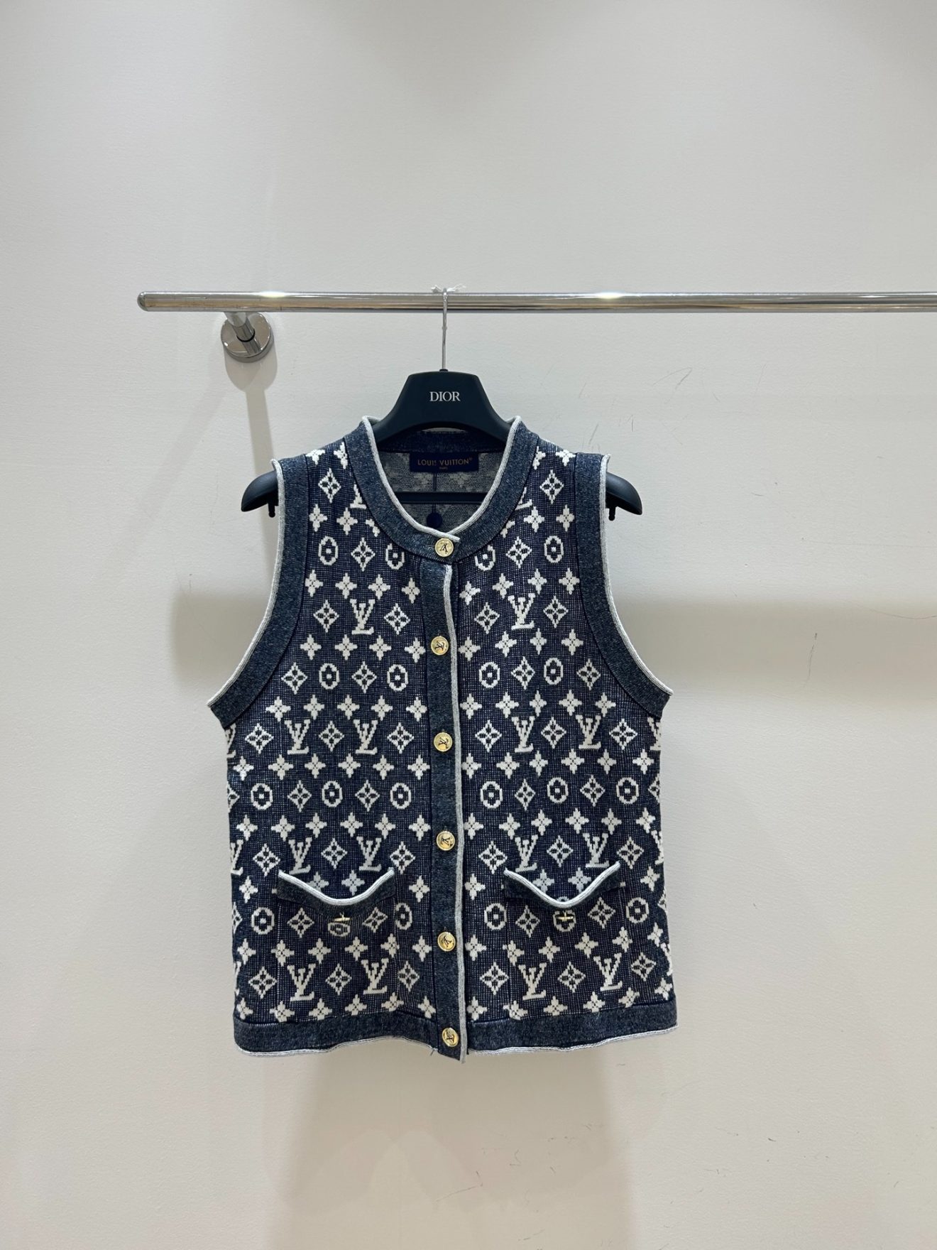 LOUIS VUITTON  lv CLOTHES