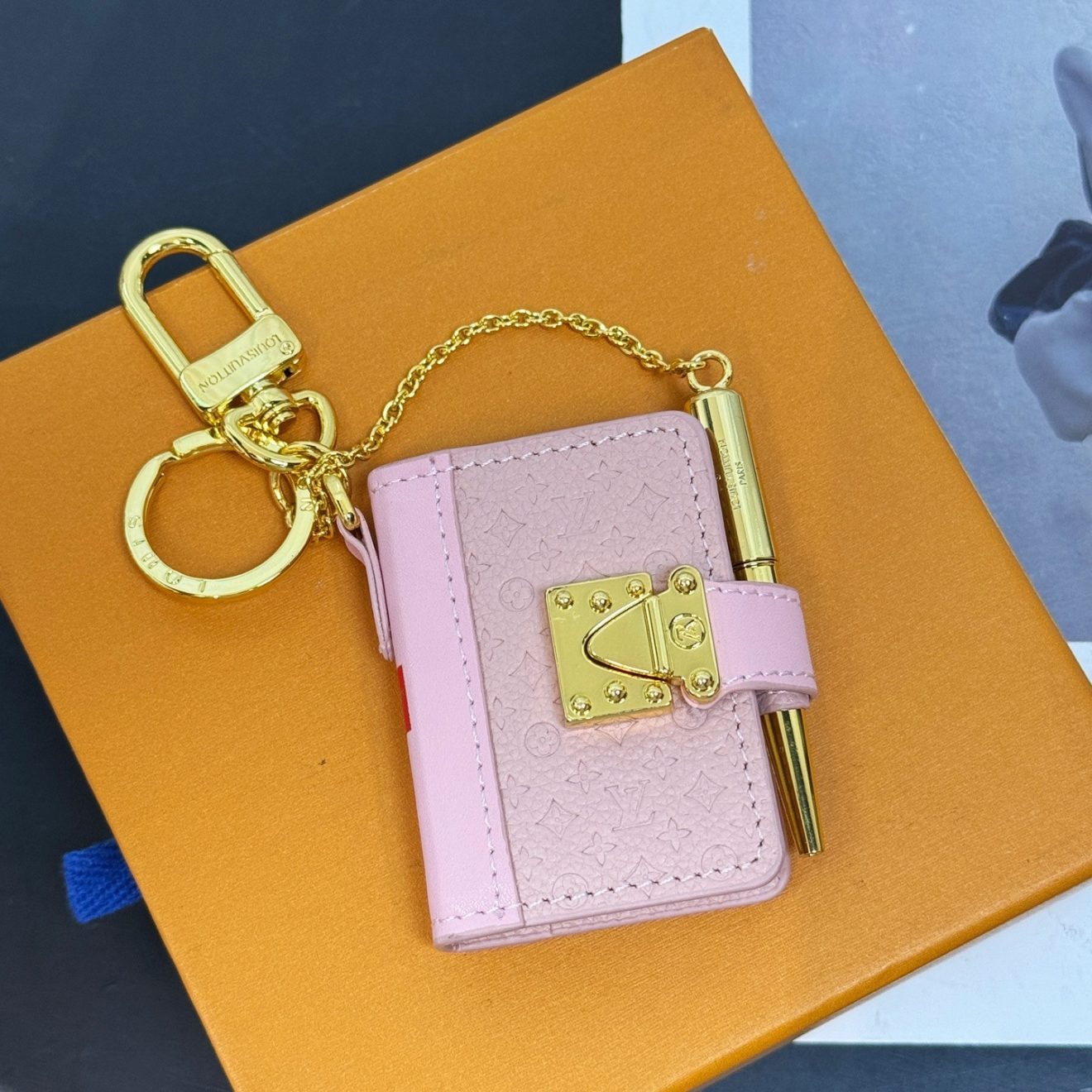 LOUIS VUITTON lv AGENDA - Image 2