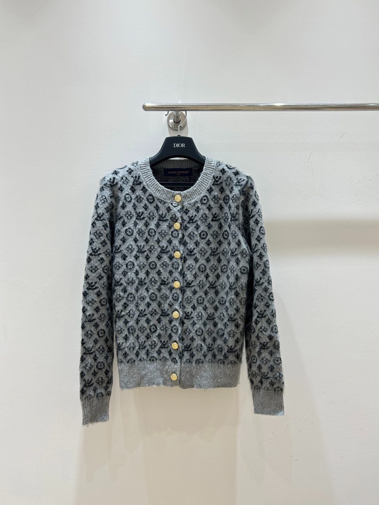 LOUIS VUITTON  lv CLOTHES - Image 4