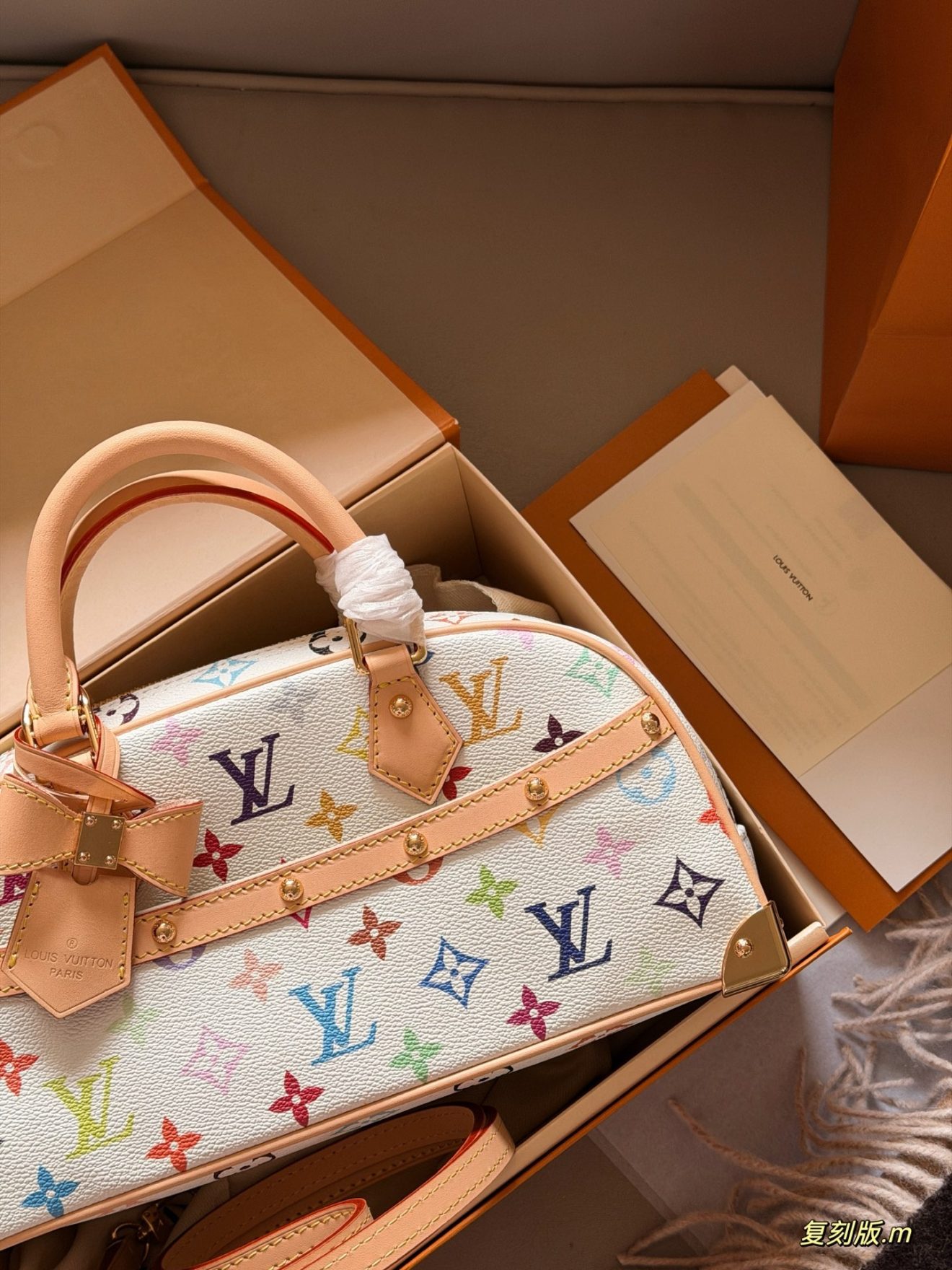 LOUIS VUITTON lv bag  , size :  29*14cm - Image 4