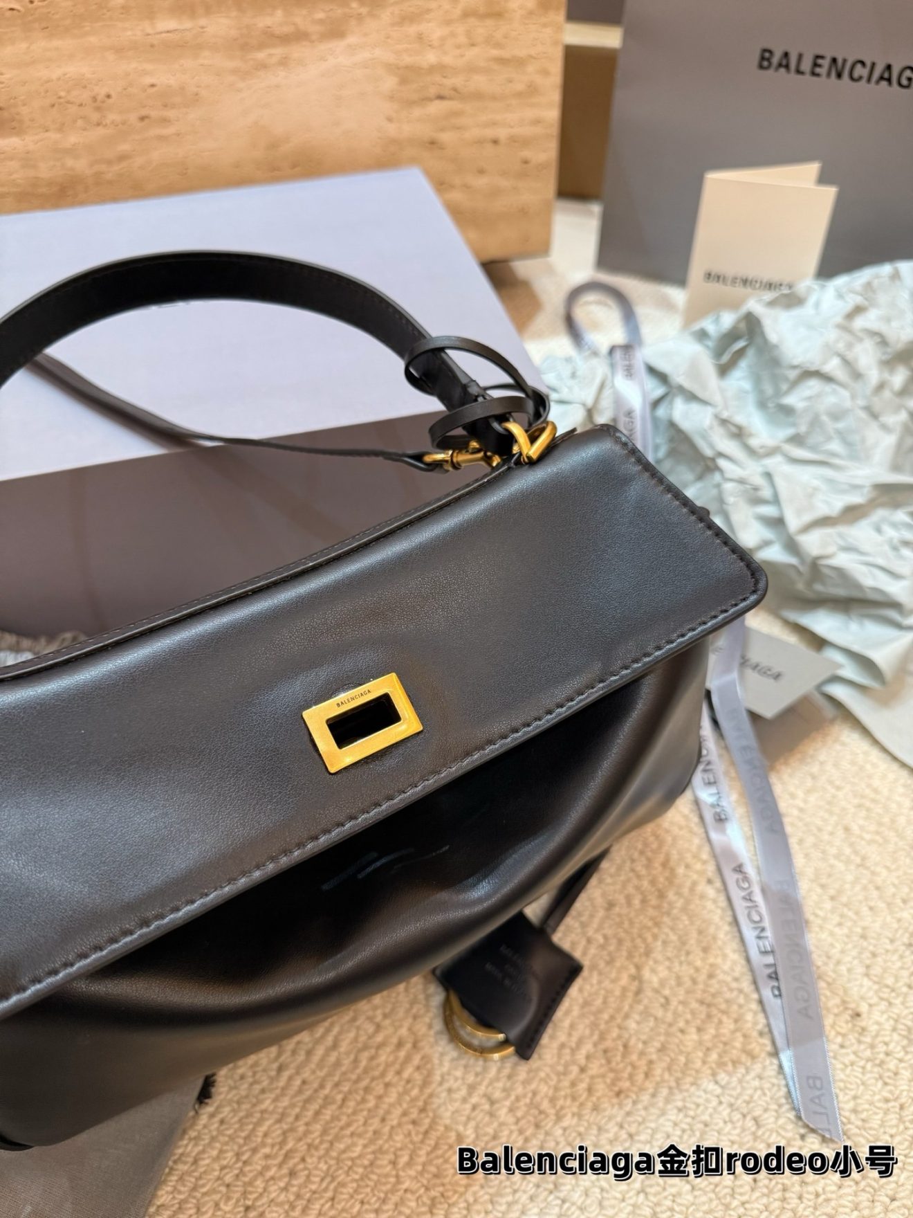 BALENCIAGA BAG , SIZE : 28X 20 CM - Image 4