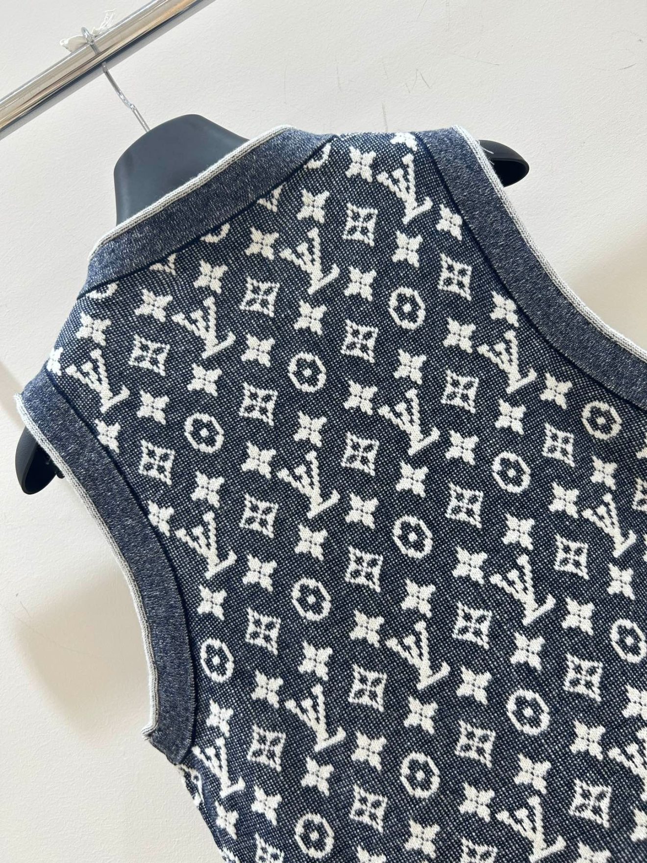 LOUIS VUITTON  lv CLOTHES - Image 3