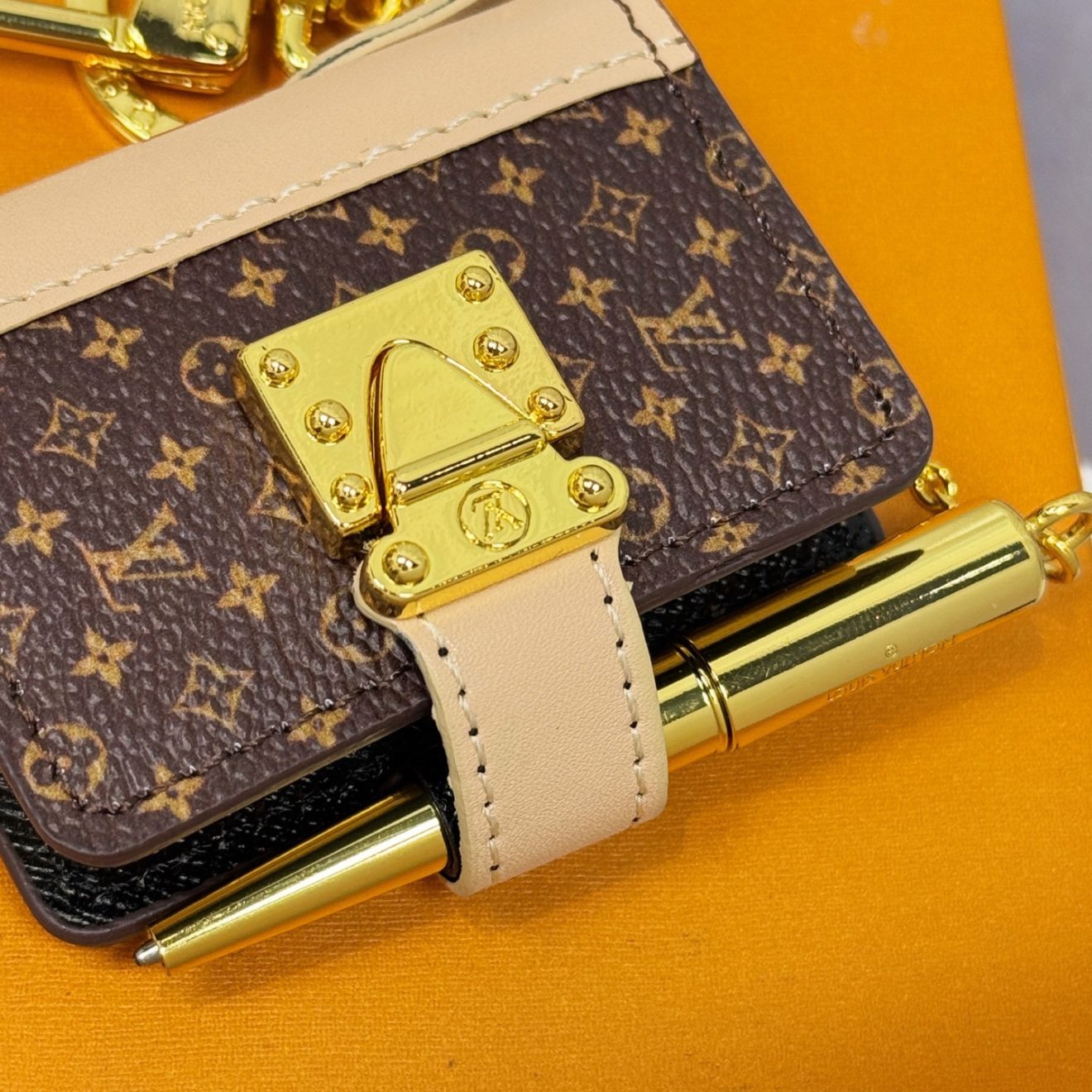 LOUIS VUITTON lv AGENDA - Image 8